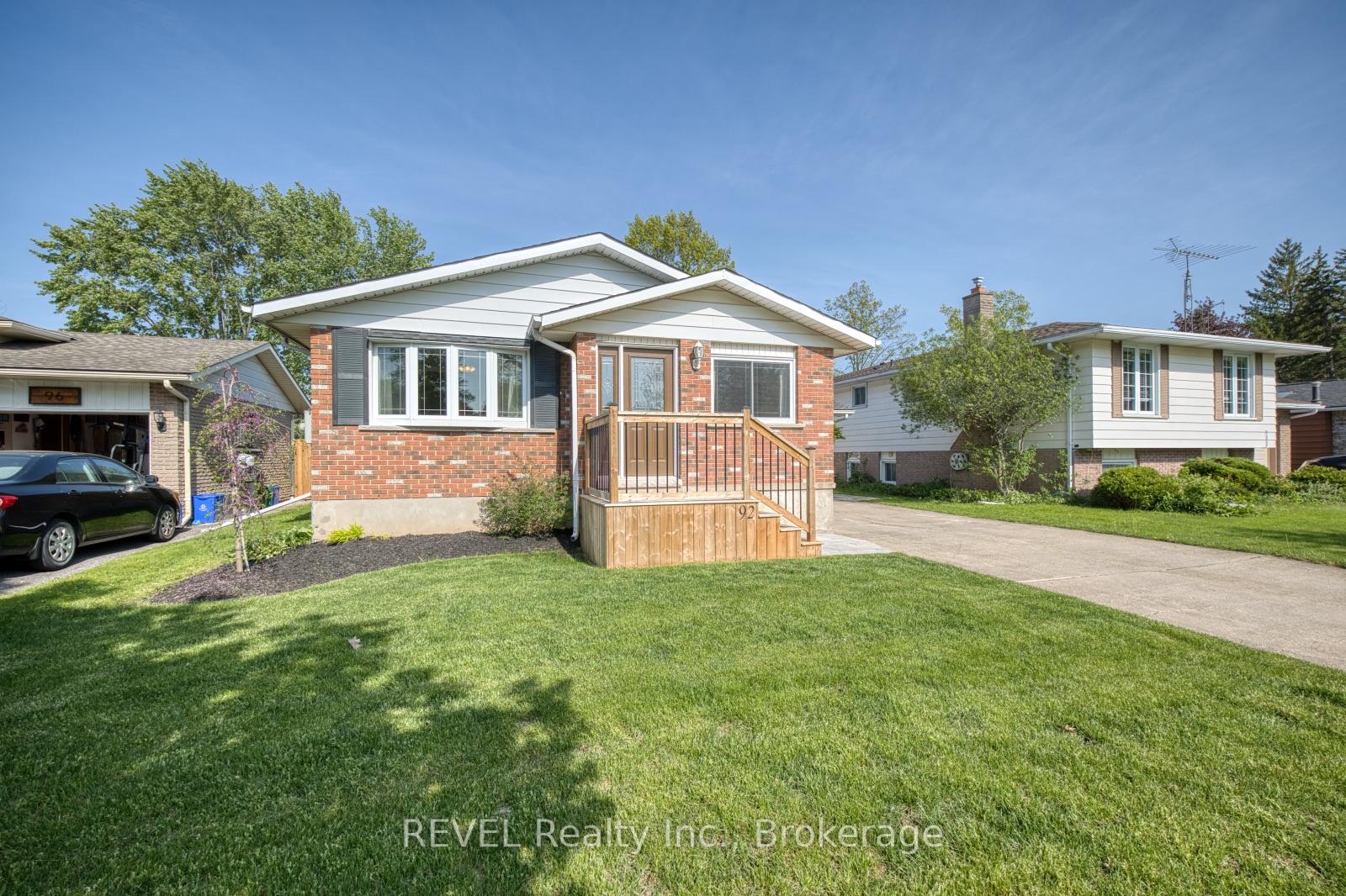 Photo 4 of 92 Royal Oak Drive, Welland, N. Welland — HOMEH