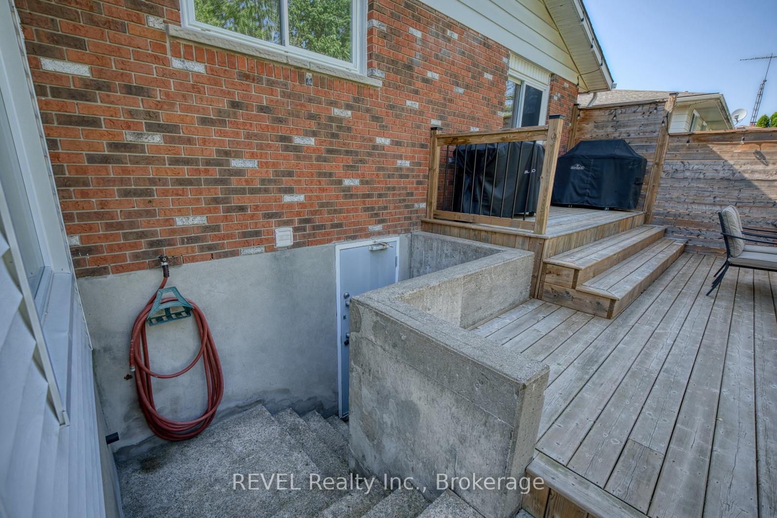 Photo 38 of 92 Royal Oak Drive, Welland, N. Welland — HOMEH
