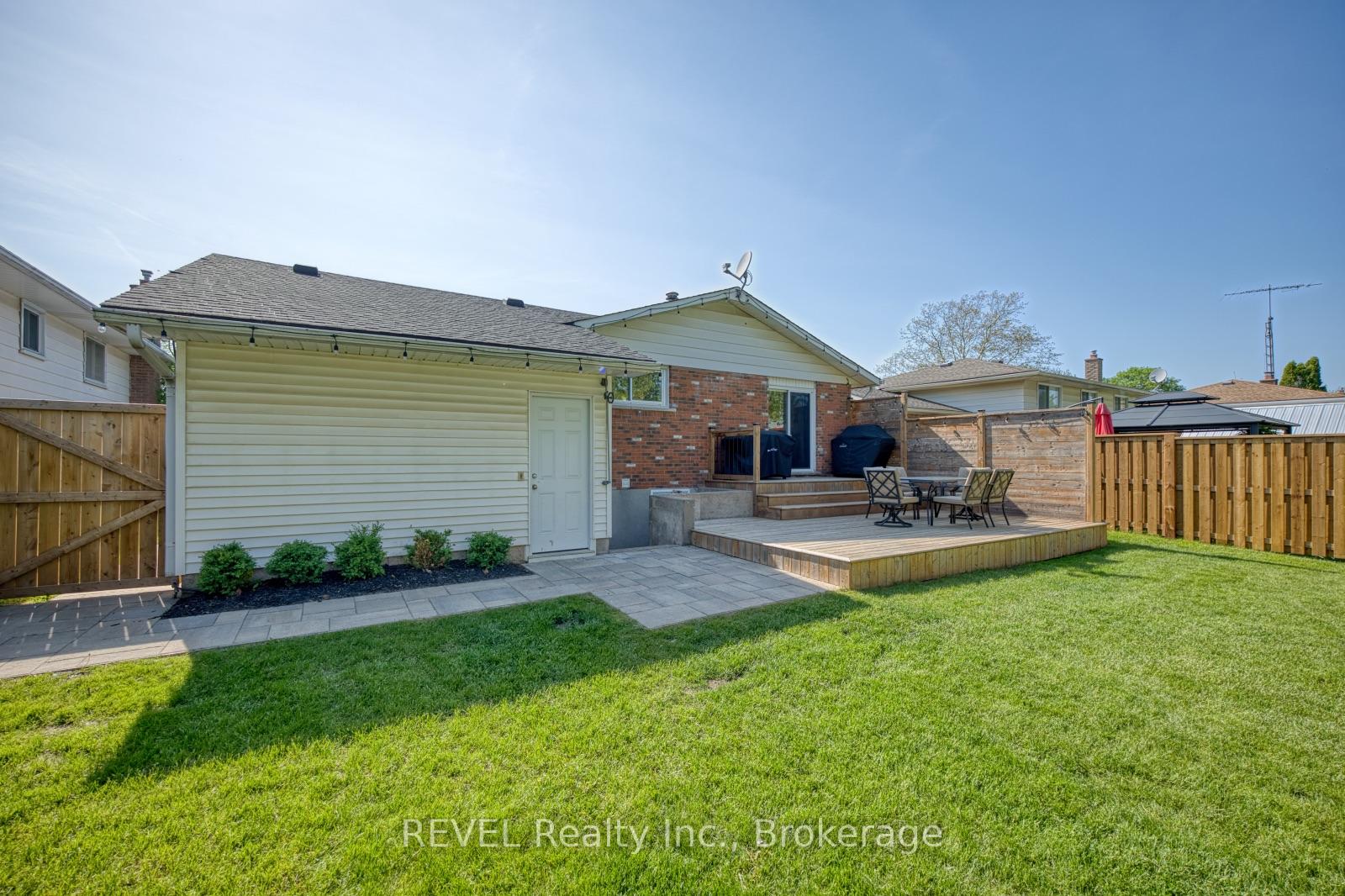 Photo 44 of 92 Royal Oak Drive, Welland, N. Welland — HOMEH