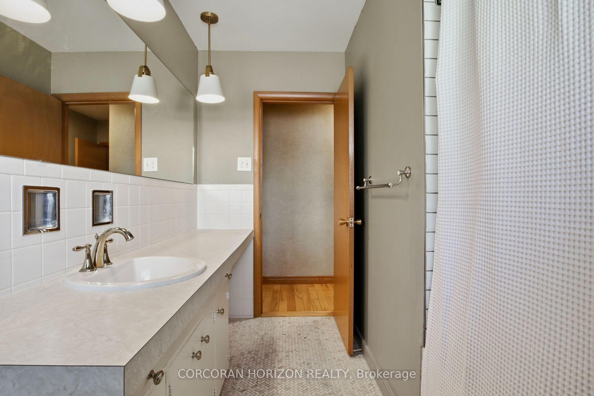 Photo 20 of 34 Yule Place, Kitchener, Stanley Park — HOMEH
