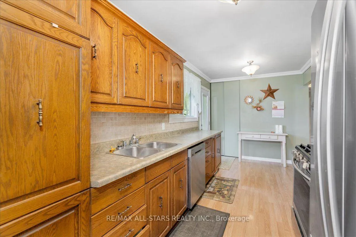 Photo 4 of 142 Parkview Road, Georgina, Keswick North — HOMEH