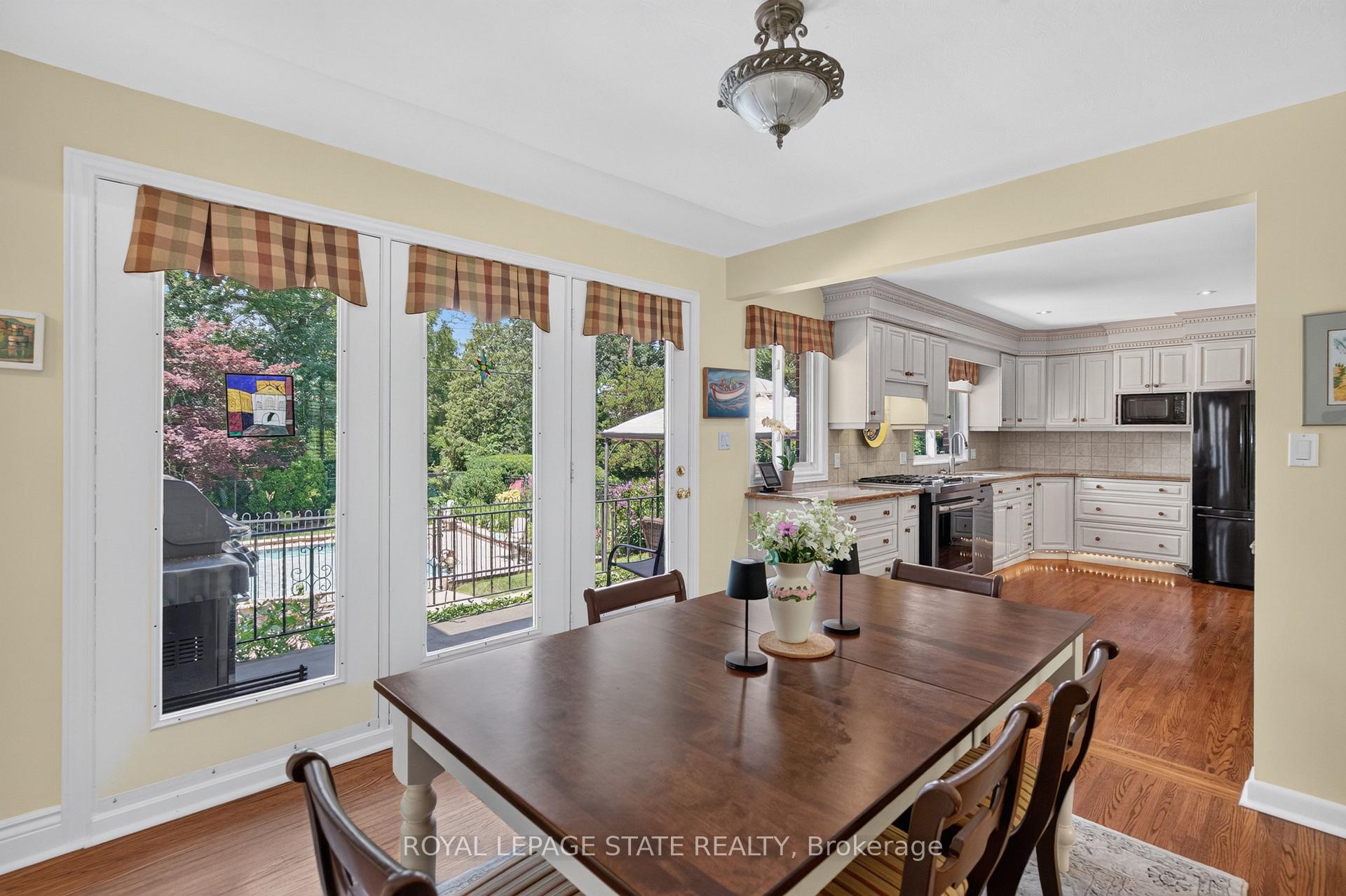 Photo 8 of 657 Iroquois Avenue, Hamilton, Ancaster — HOMEH