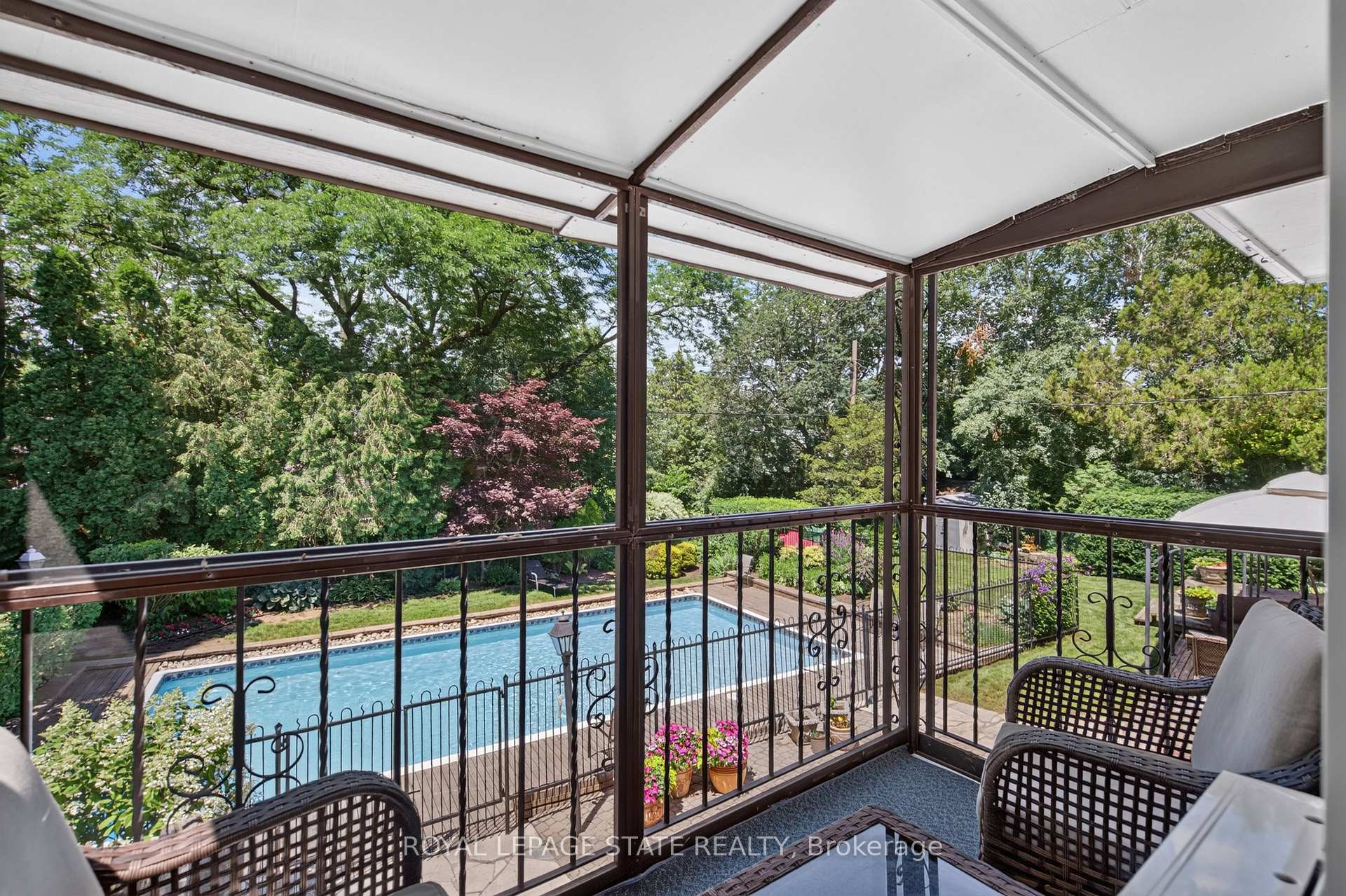 Photo 21 of 657 Iroquois Avenue, Hamilton, Ancaster — HOMEH