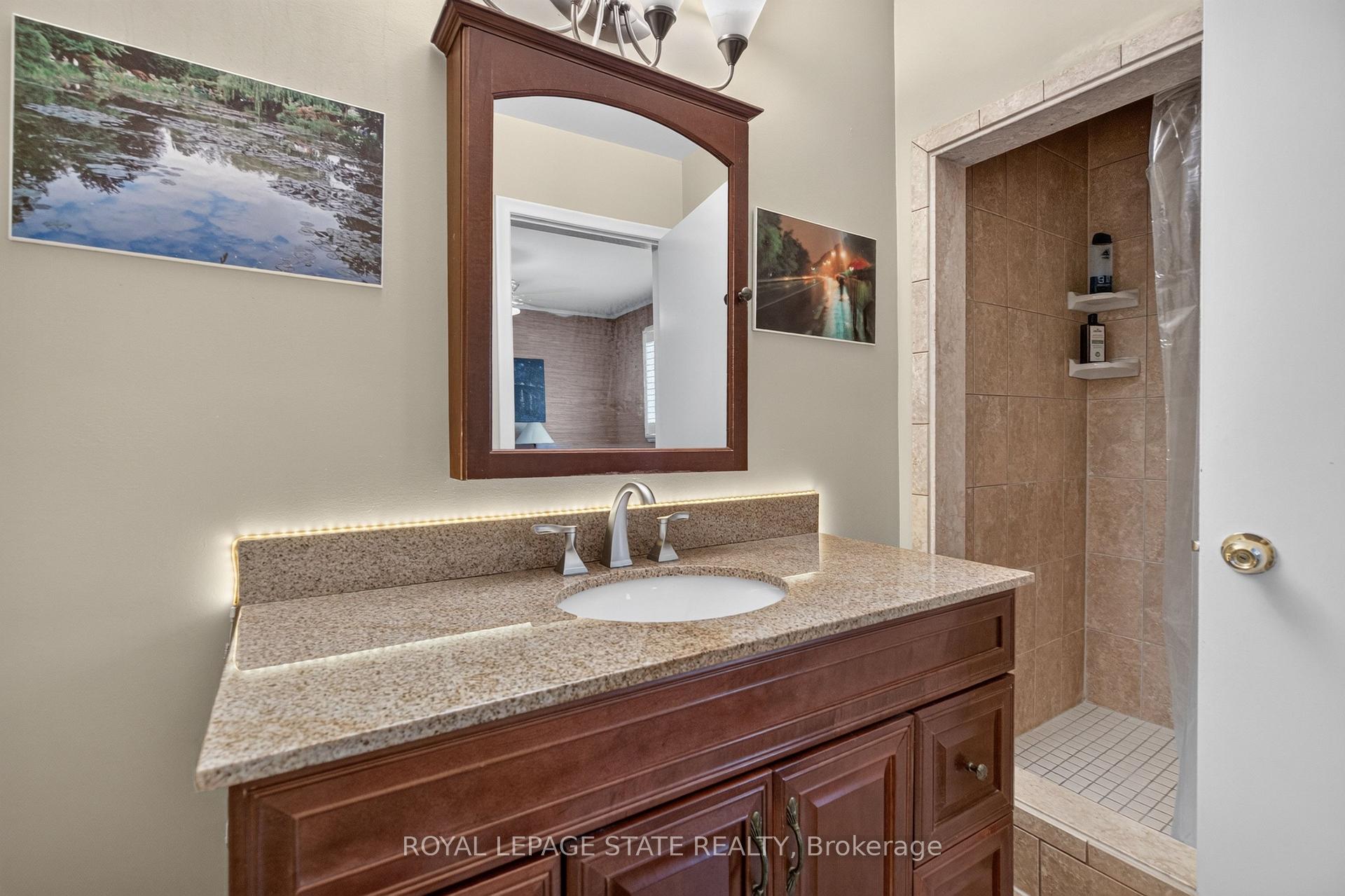 Photo 23 of 657 Iroquois Avenue, Hamilton, Ancaster — HOMEH