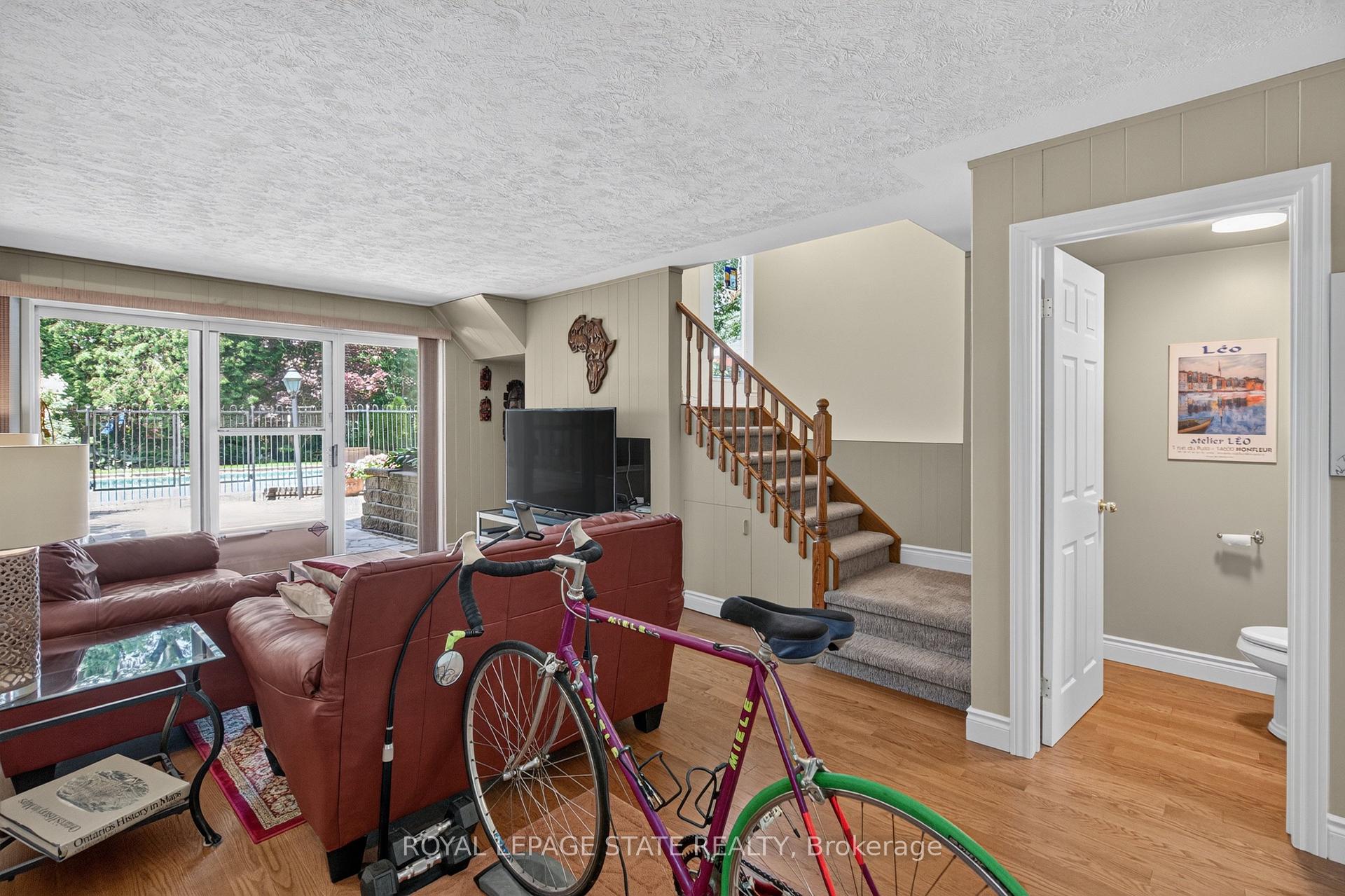 Photo 24 of 657 Iroquois Avenue, Hamilton, Ancaster — HOMEH