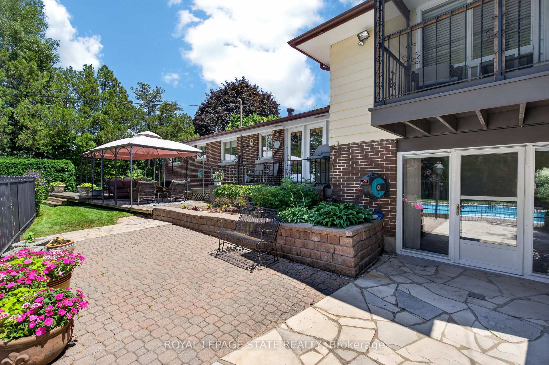 Photo 37 of 657 Iroquois Avenue, Hamilton, Ancaster — HOMEH