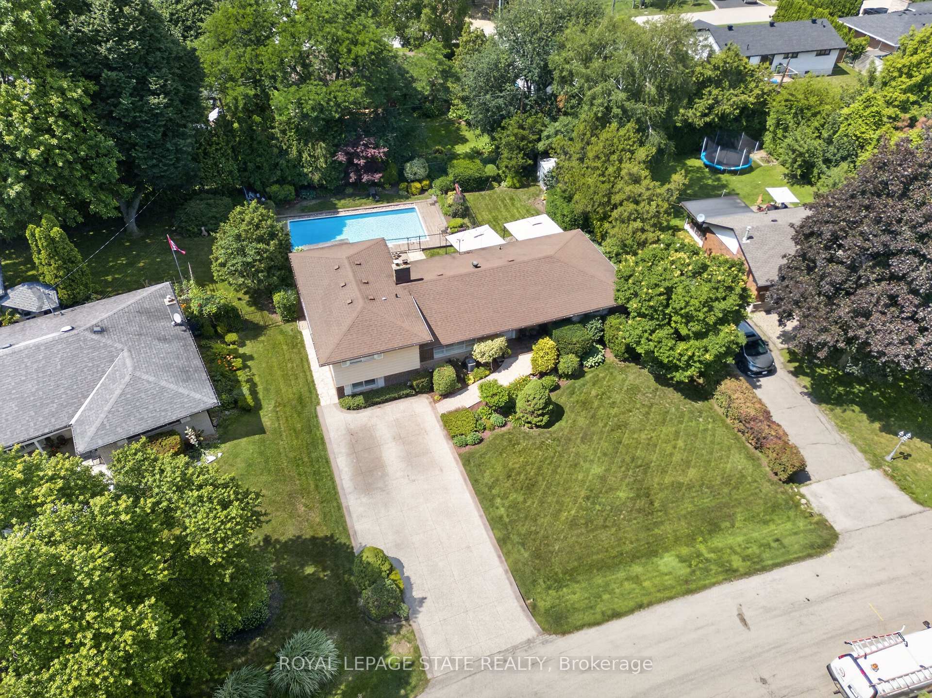 Photo 43 of 657 Iroquois Avenue, Hamilton, Ancaster — HOMEH