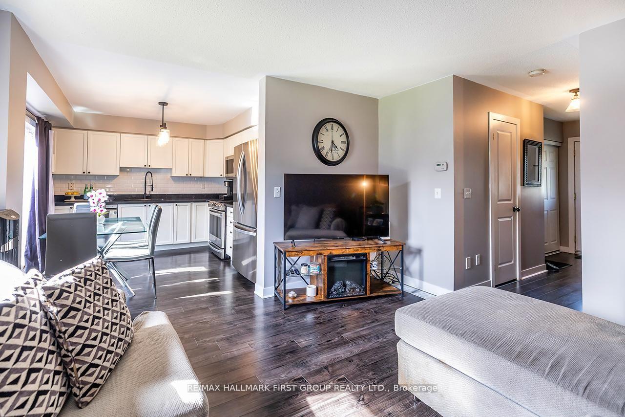 Photo 11 of 38 Allworth Crescent, Clarington, Bowmanville — HOMEH