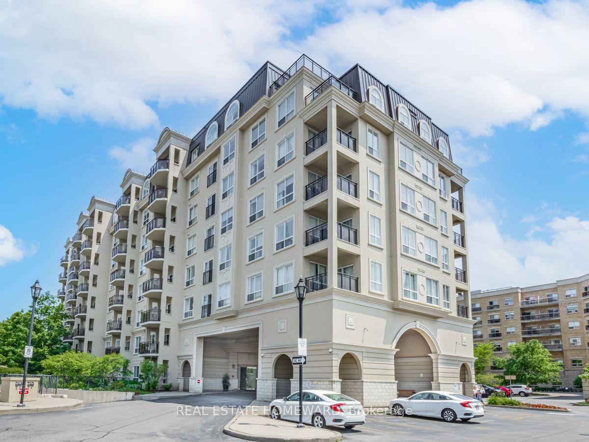 Front of Unit 712, 1 Maison Parc Court