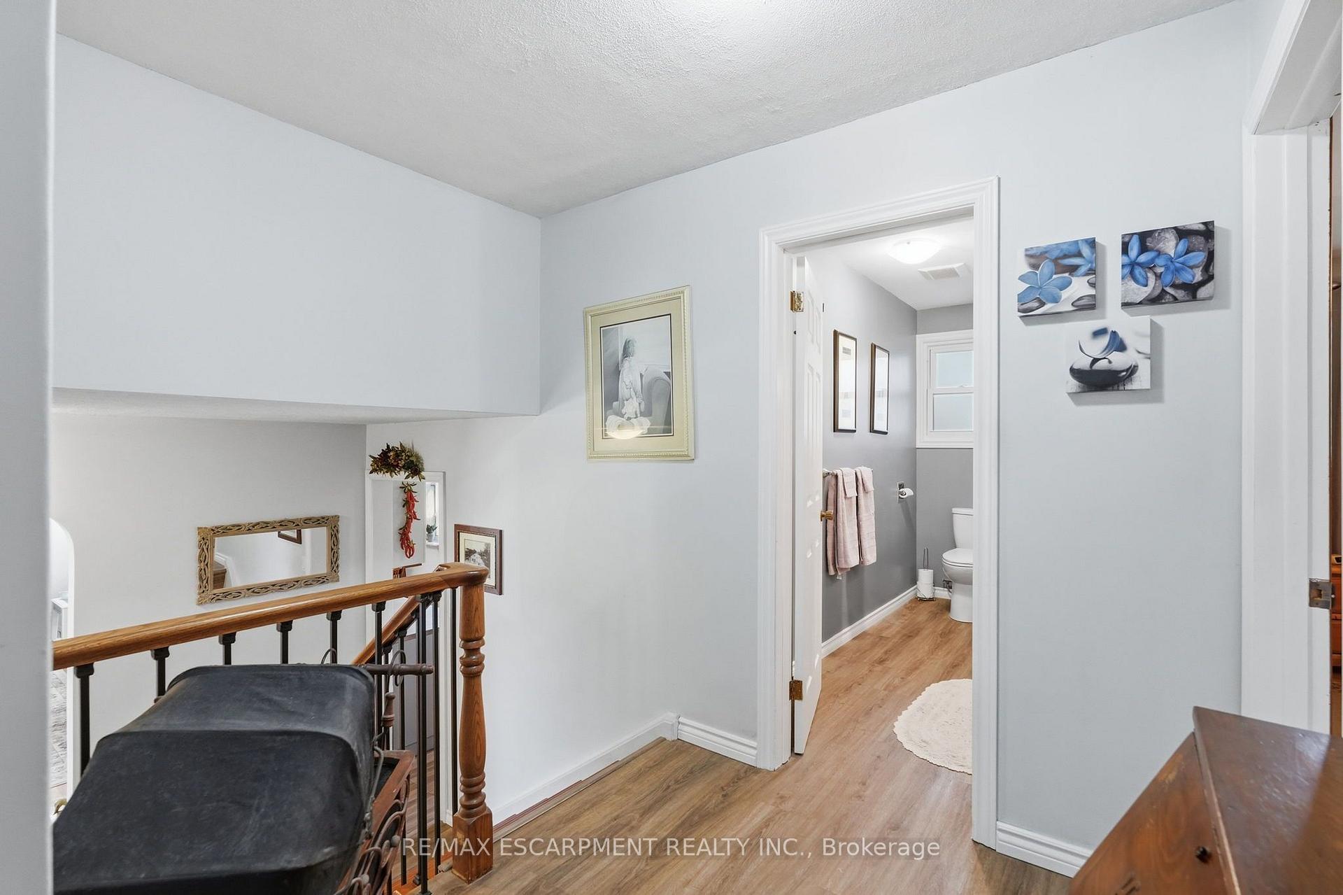 Photo 19 of 204 Main Street E, Grimsby, Grimsby East — HOMEH