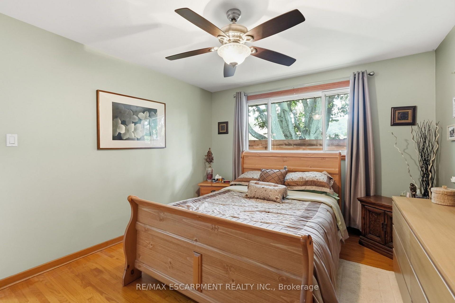 Photo 32 of 204 Main Street E, Grimsby, Grimsby East — HOMEH