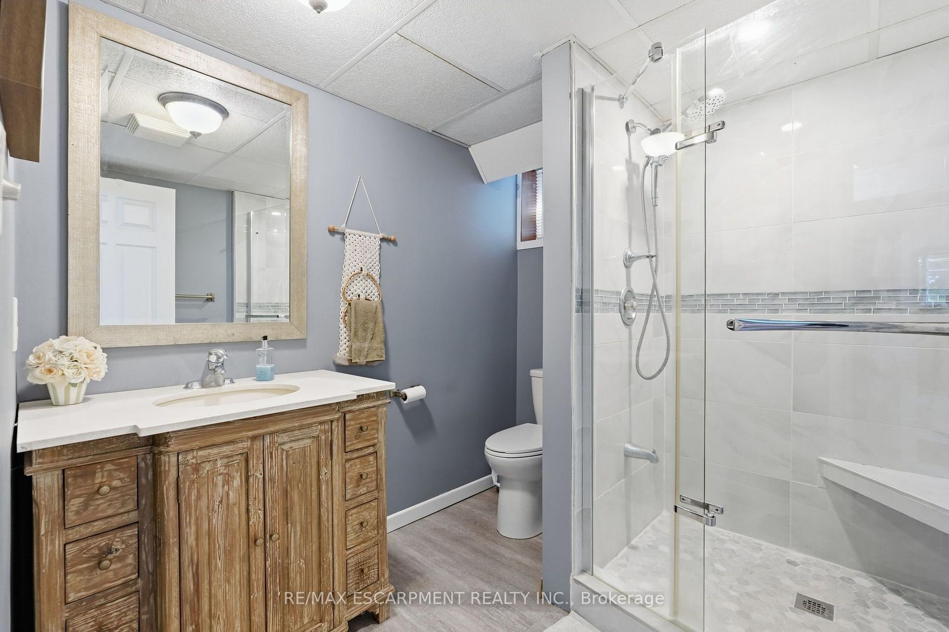 Photo 38 of 204 Main Street E, Grimsby, Grimsby East — HOMEH