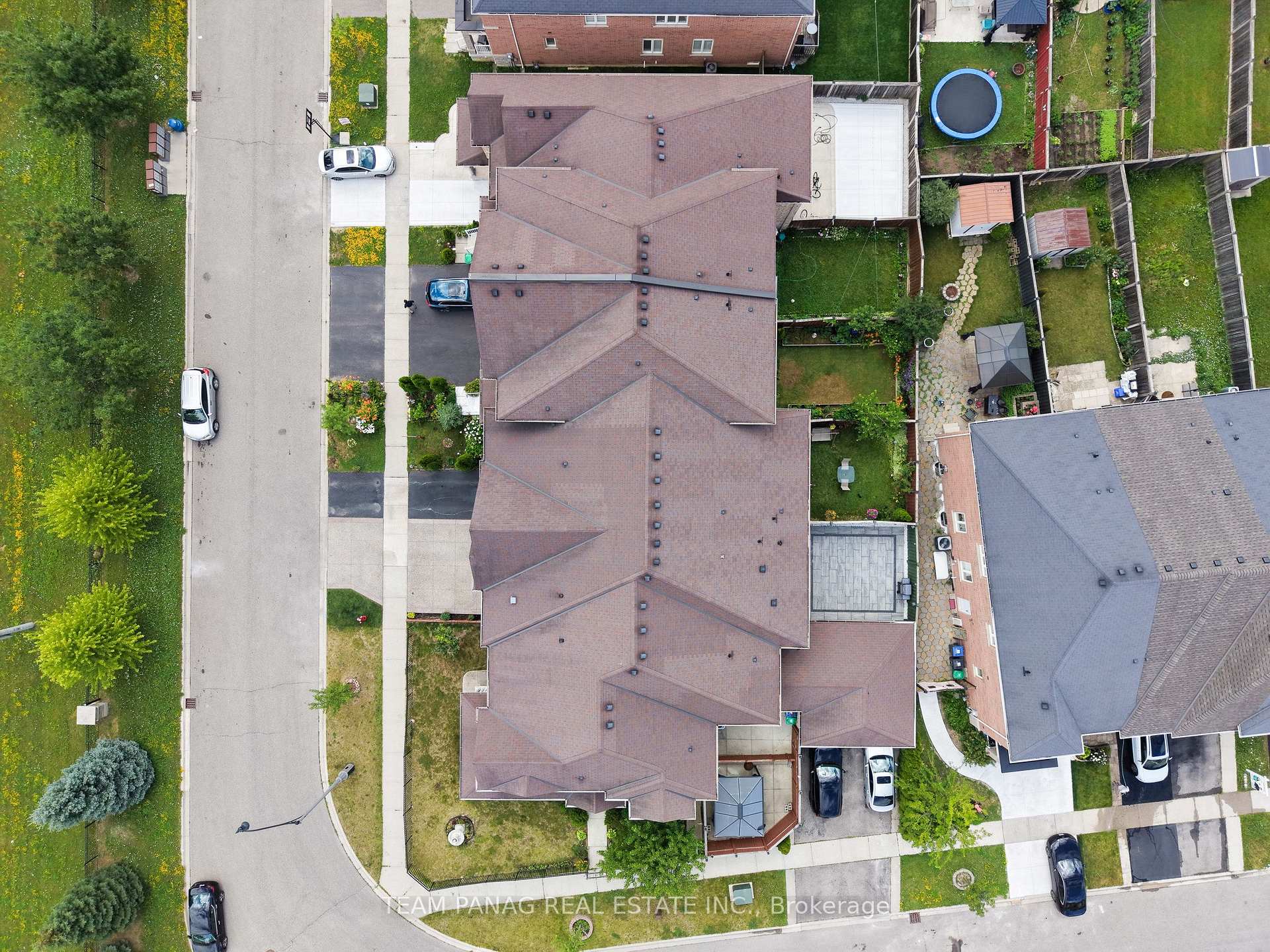 Photo 1 of 31 Lorenzo Circle, Brampton, Sandringham-Wellington — HOMEH