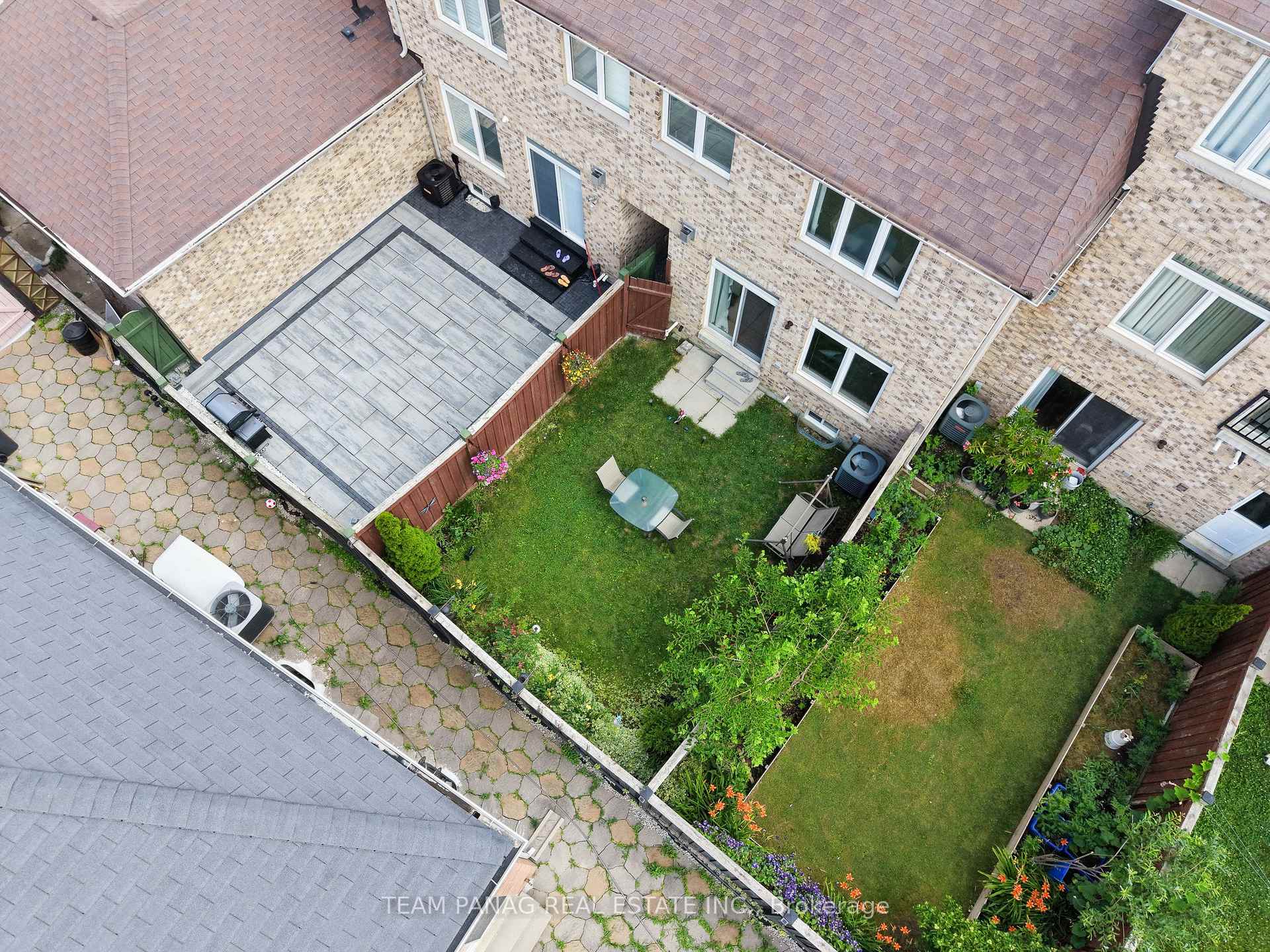 Photo 4 of 31 Lorenzo Circle, Brampton, Sandringham-Wellington — HOMEH