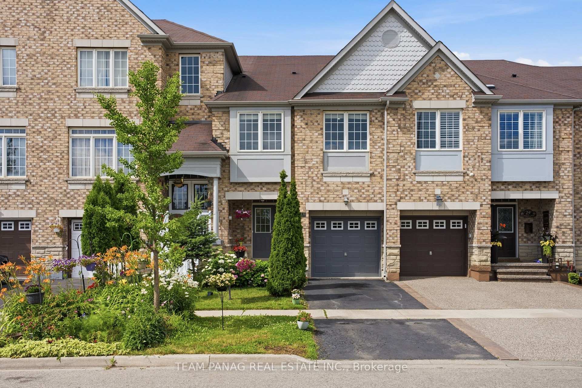 Photo 5 of 31 Lorenzo Circle, Brampton, Sandringham-Wellington — HOMEH