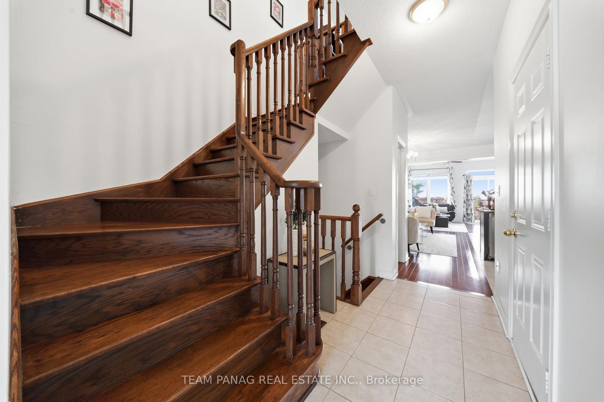 Photo 11 of 31 Lorenzo Circle, Brampton, Sandringham-Wellington — HOMEH