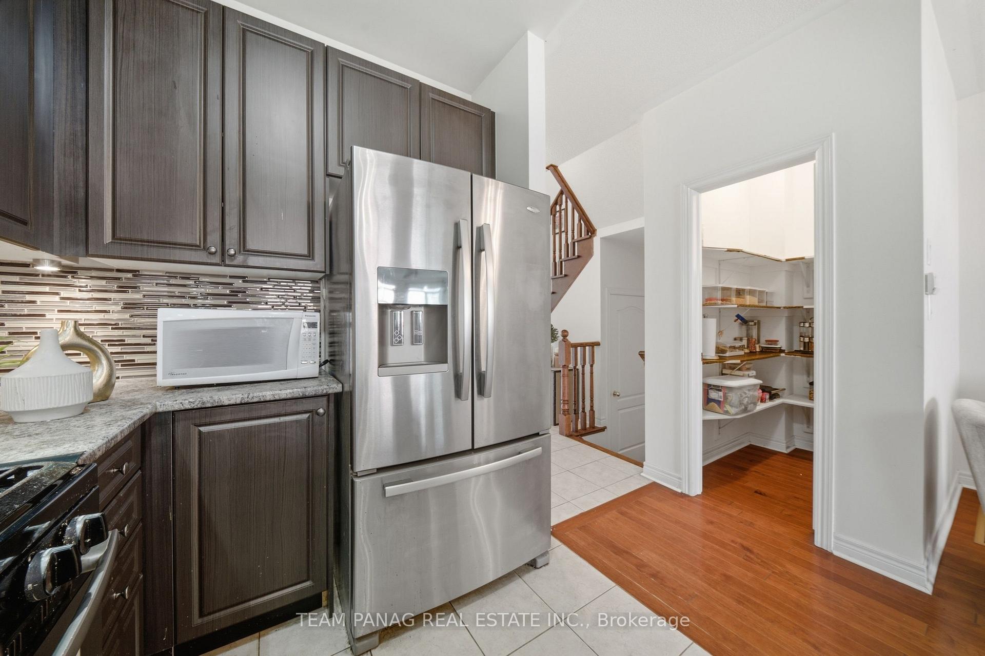 Photo 15 of 31 Lorenzo Circle, Brampton, Sandringham-Wellington — HOMEH