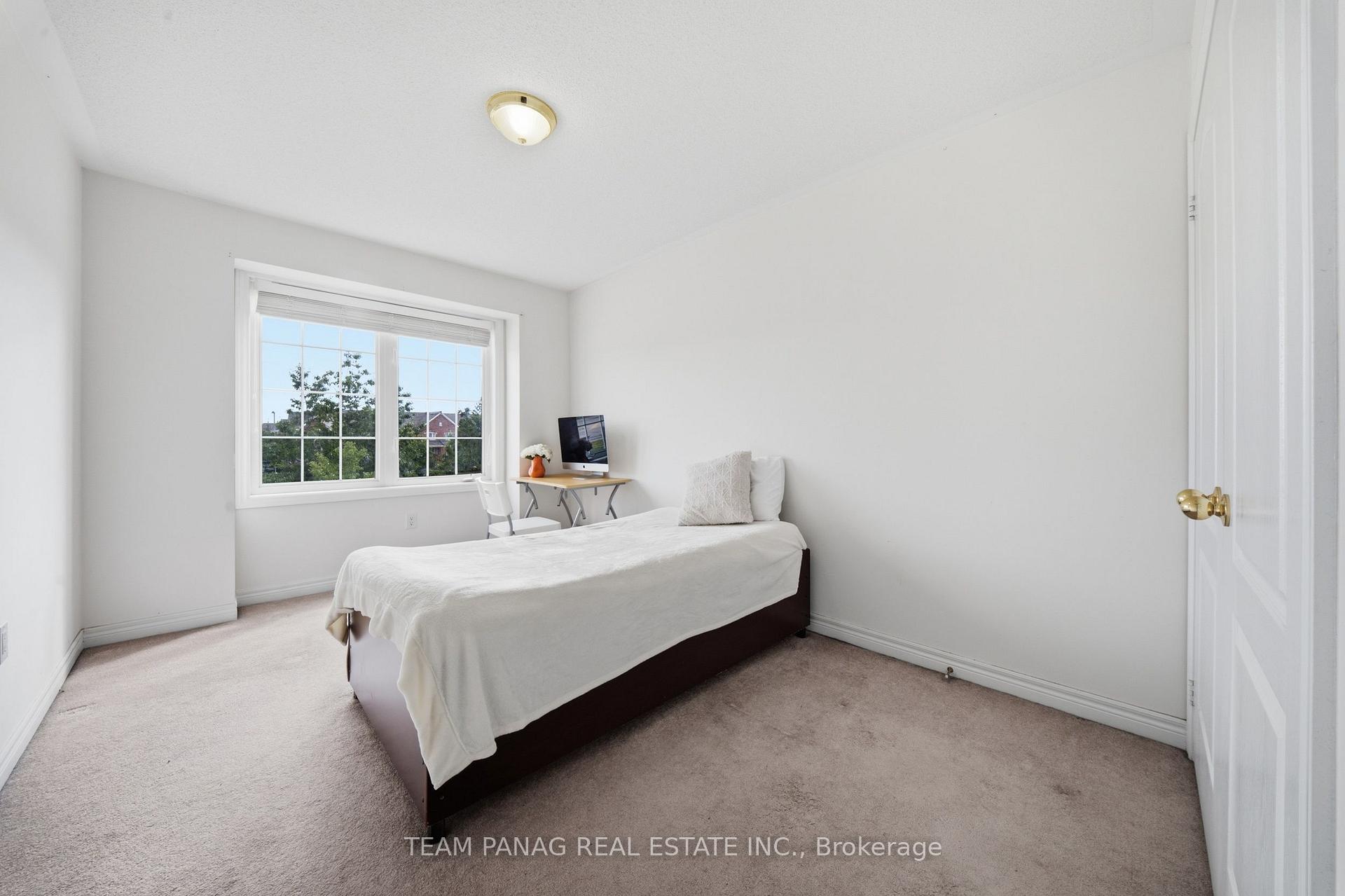 Photo 28 of 31 Lorenzo Circle, Brampton, Sandringham-Wellington — HOMEH