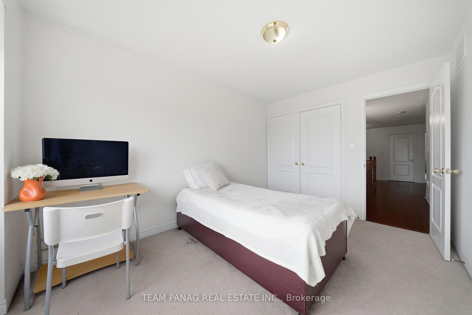 Photo 29 of 31 Lorenzo Circle, Brampton, Sandringham-Wellington — HOMEH