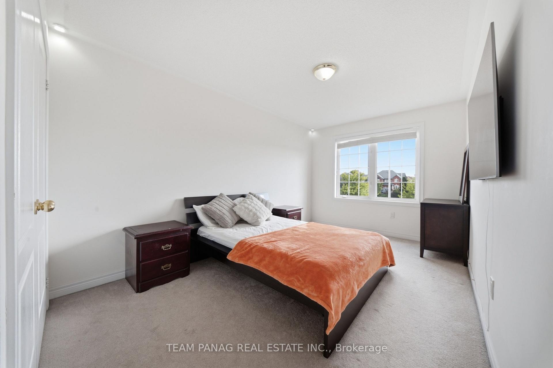 Photo 30 of 31 Lorenzo Circle, Brampton, Sandringham-Wellington — HOMEH