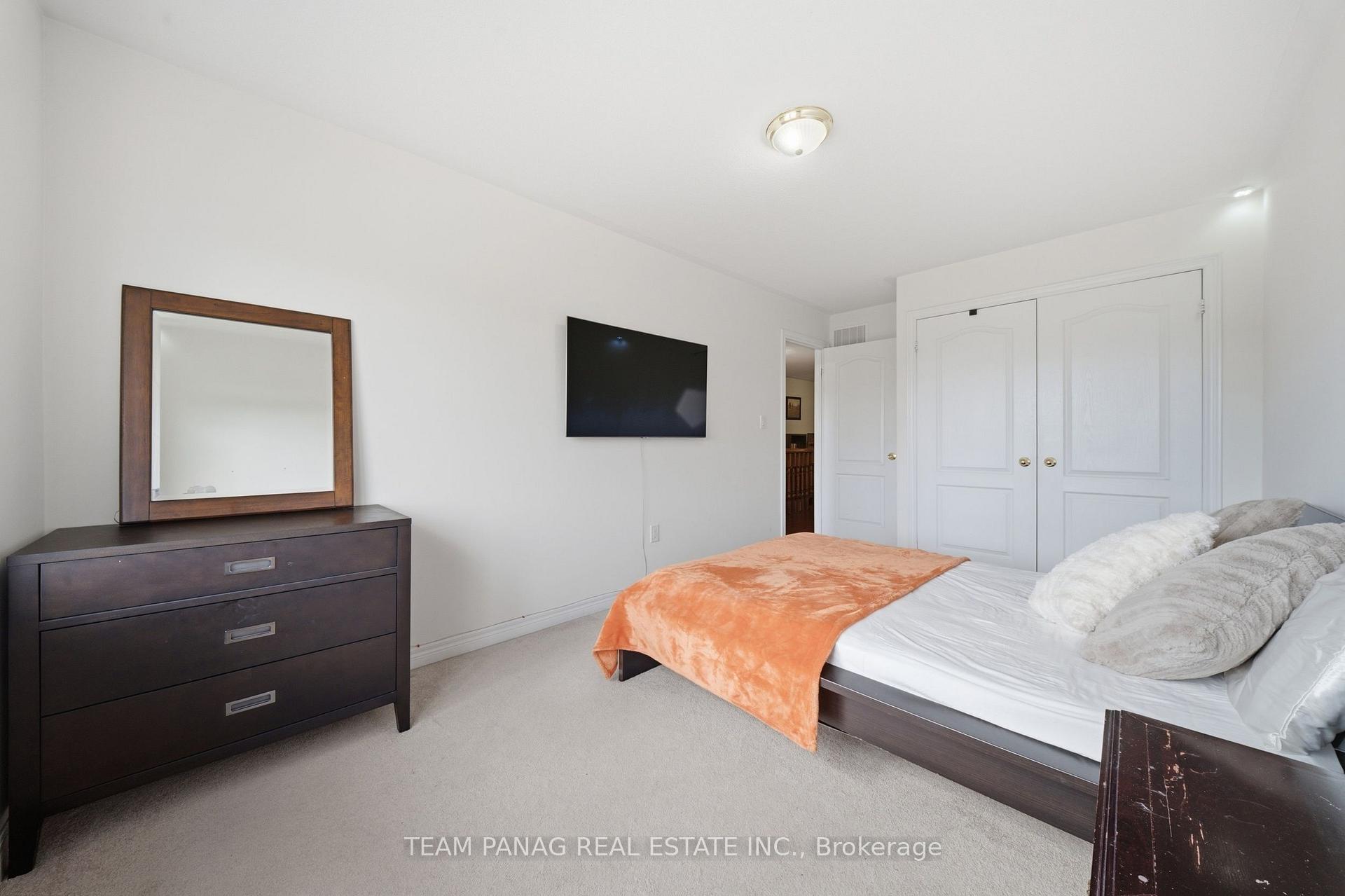 Photo 31 of 31 Lorenzo Circle, Brampton, Sandringham-Wellington — HOMEH