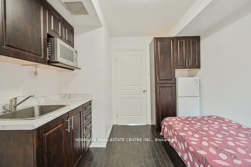 Photo 10 of 17 Cedarland Road, Brampton, Credit Valley — HOMEH