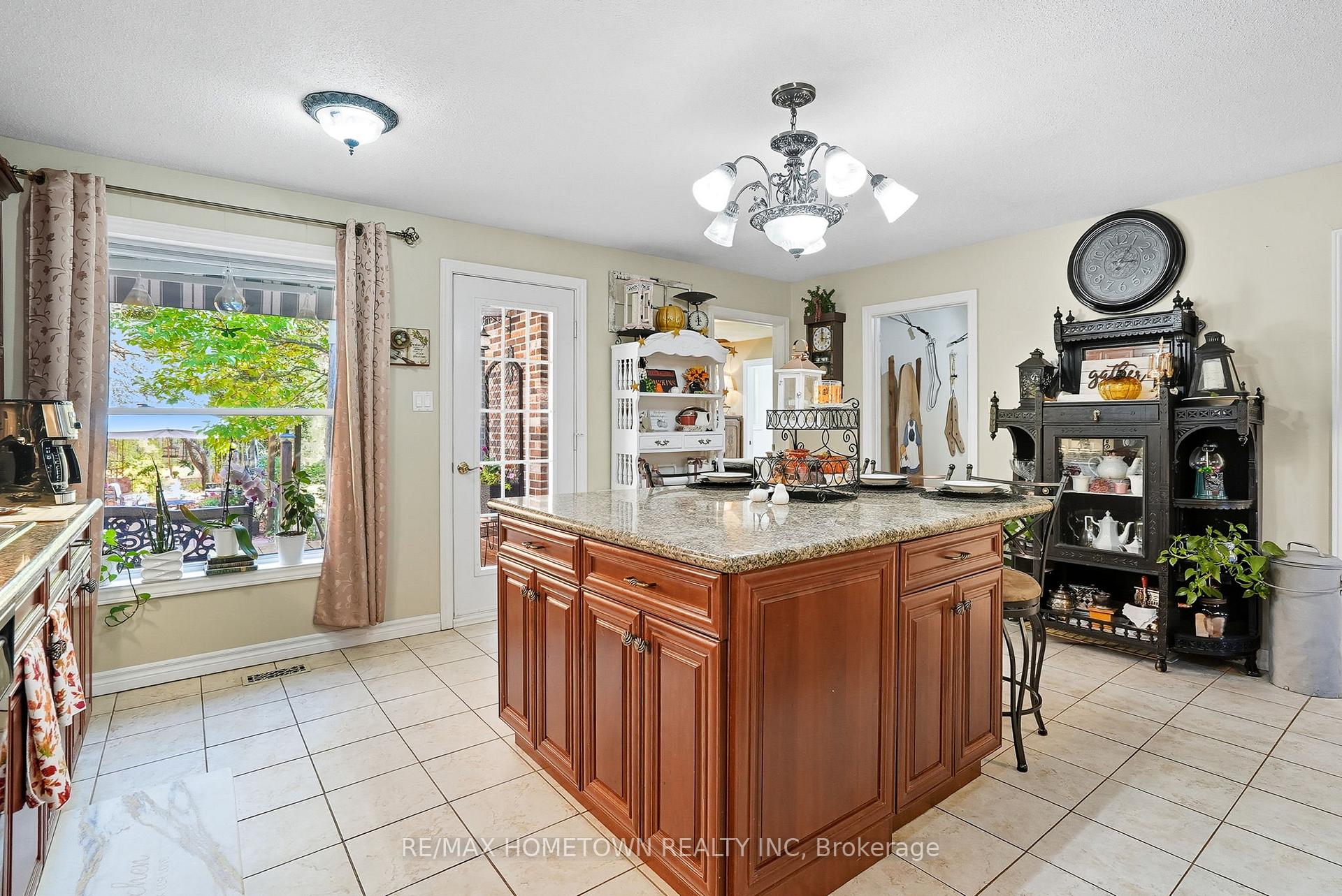 Photo 10 of 473 Amberwood Road, Beckwith, Beckwith Twp — HOMEH