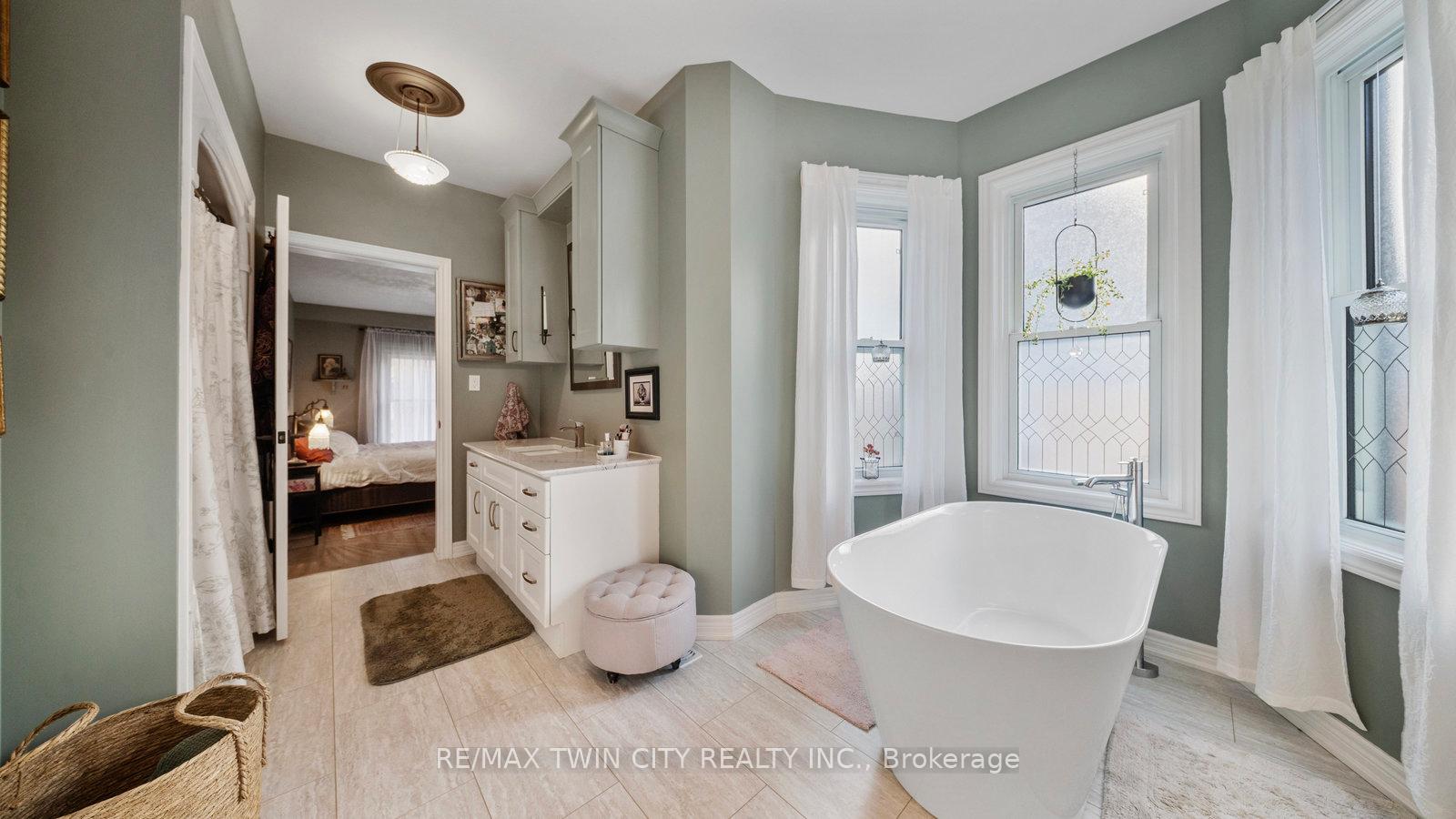 Photo 9 of 116 Eagle Avenue, Brantford, Eagle Place West — HOMEH