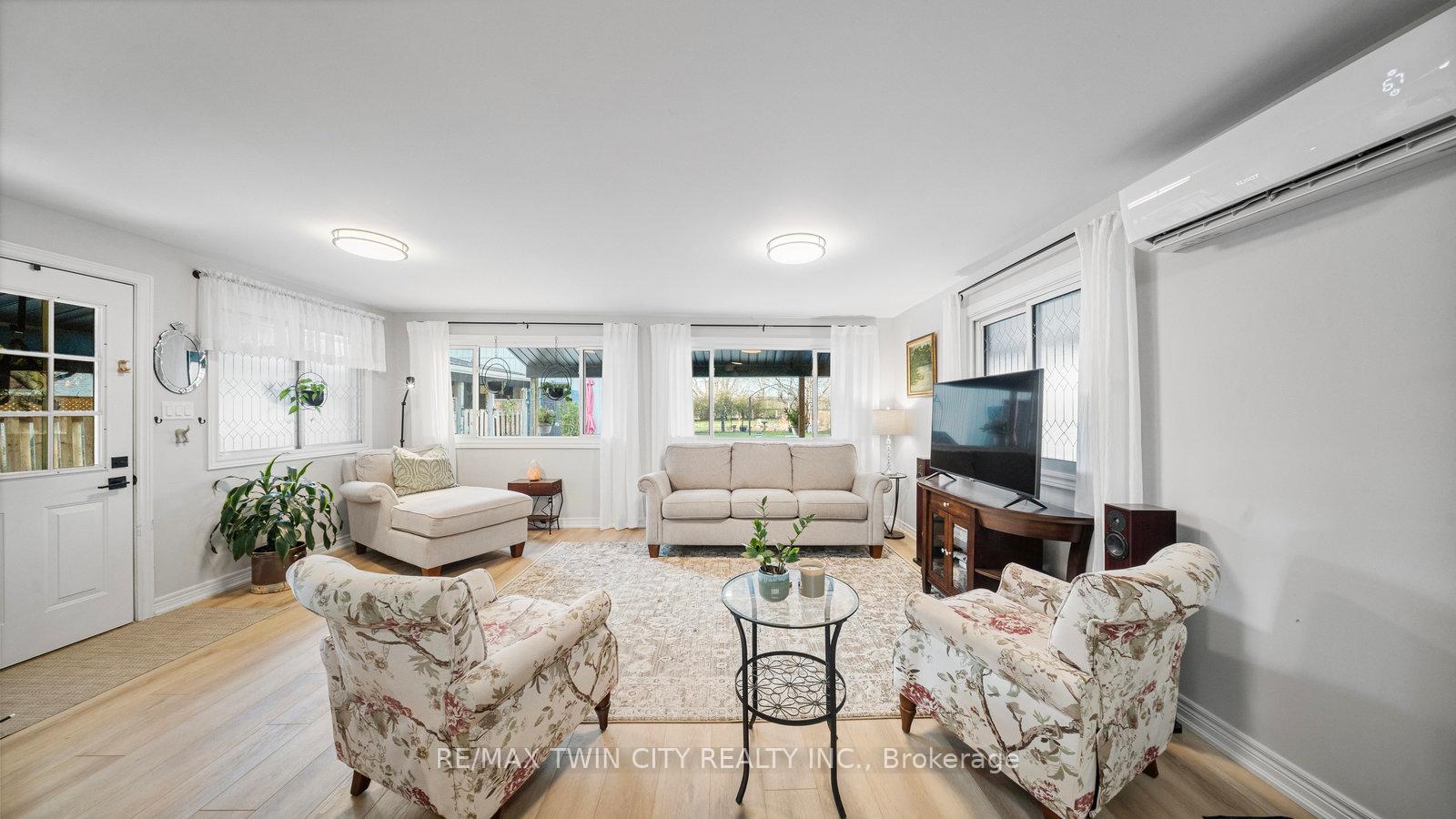 Photo 15 of 116 Eagle Avenue, Brantford, Eagle Place West — HOMEH