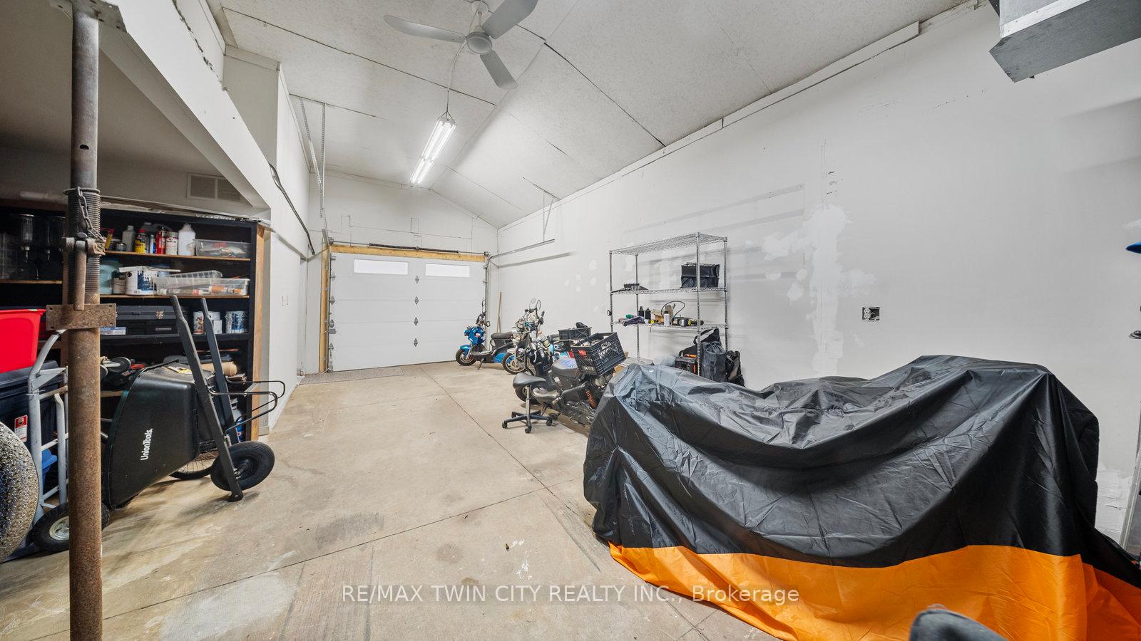 Photo 27 of 116 Eagle Avenue, Brantford, Eagle Place West — HOMEH