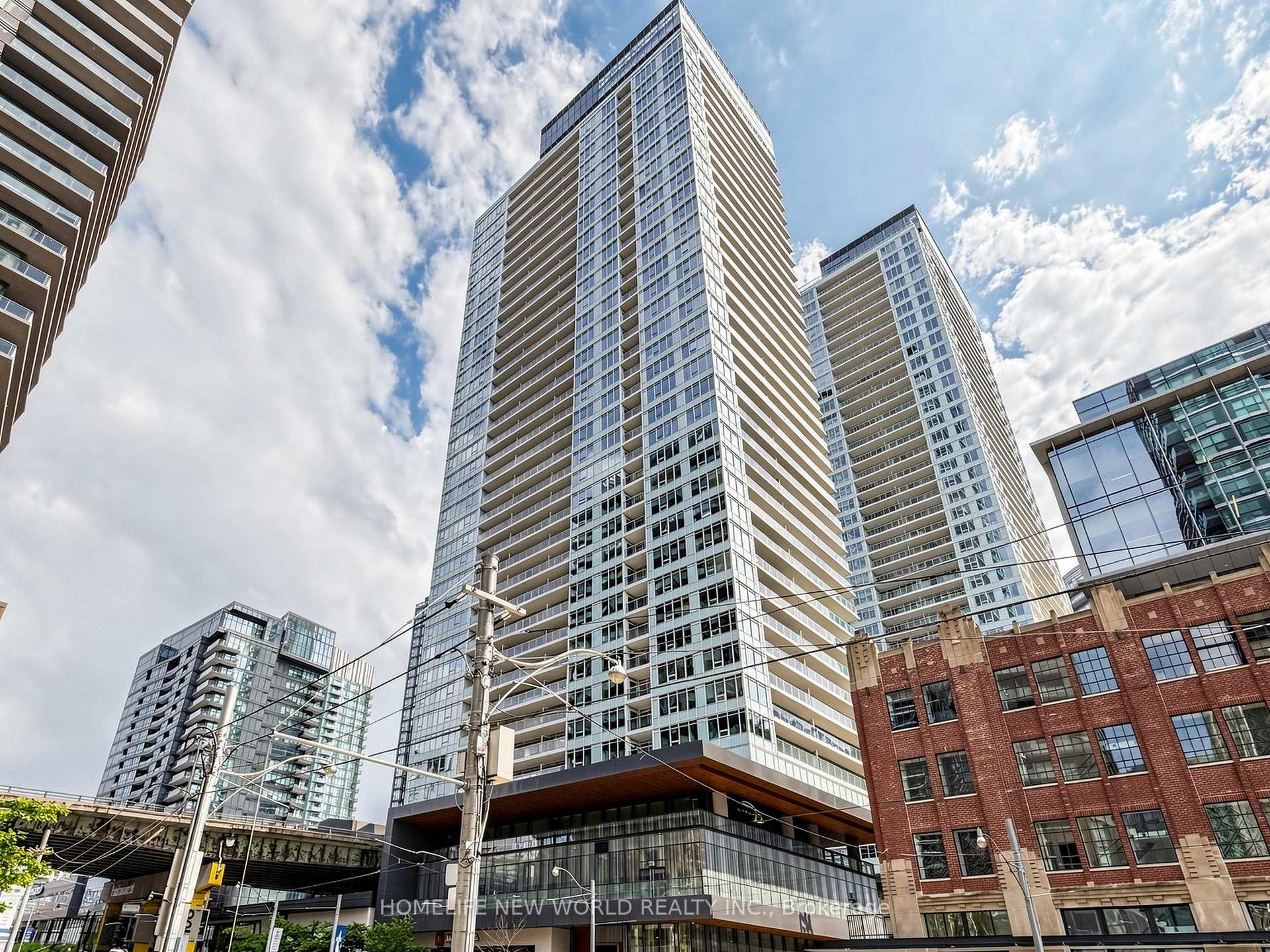 Photo 2 of Unit 1806, 19 Bathurst Street, Toronto, Waterfront Communities — HOMEH