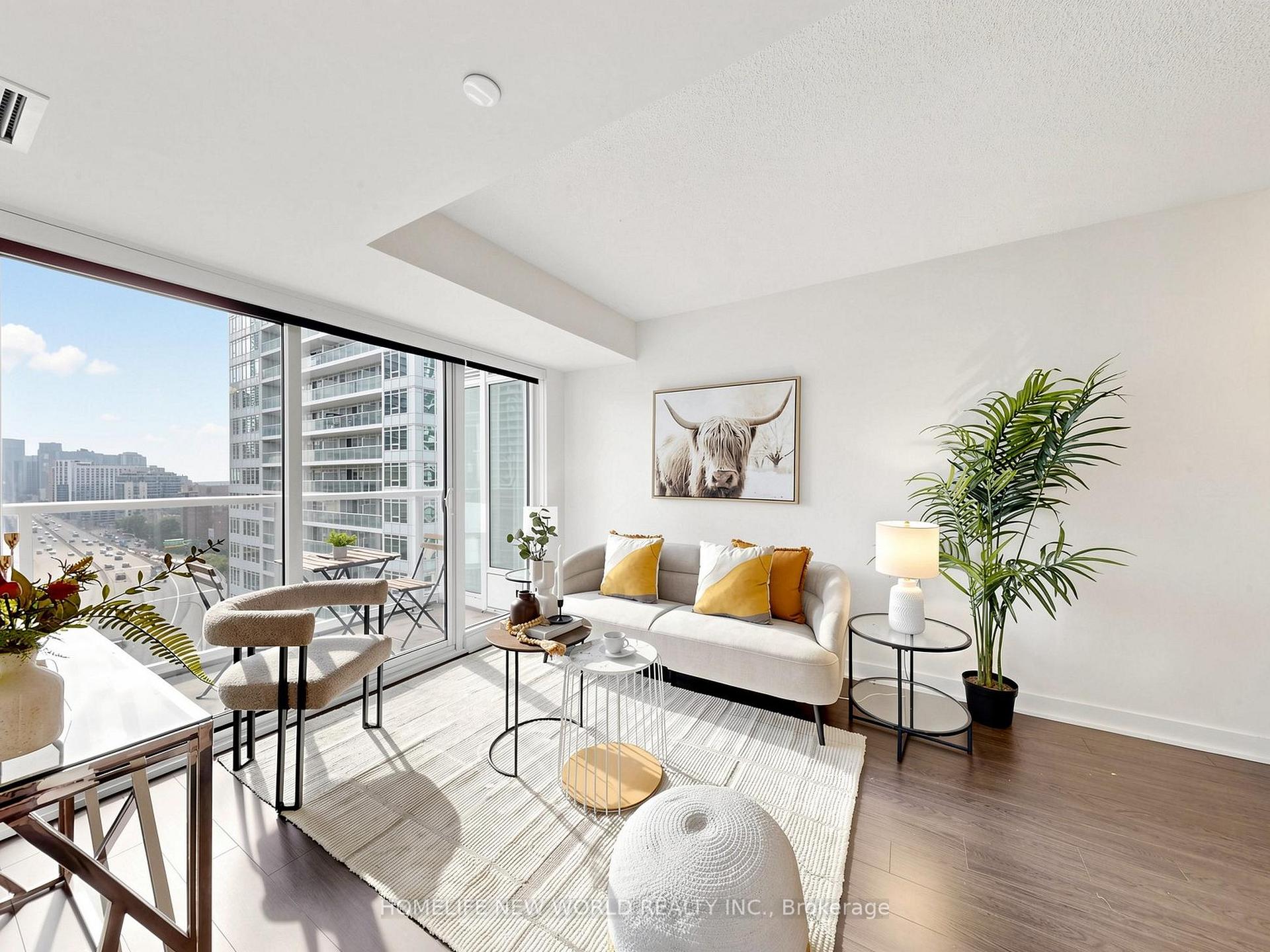 Photo 8 of Unit 1806, 19 Bathurst Street, Toronto, Waterfront Communities — HOMEH