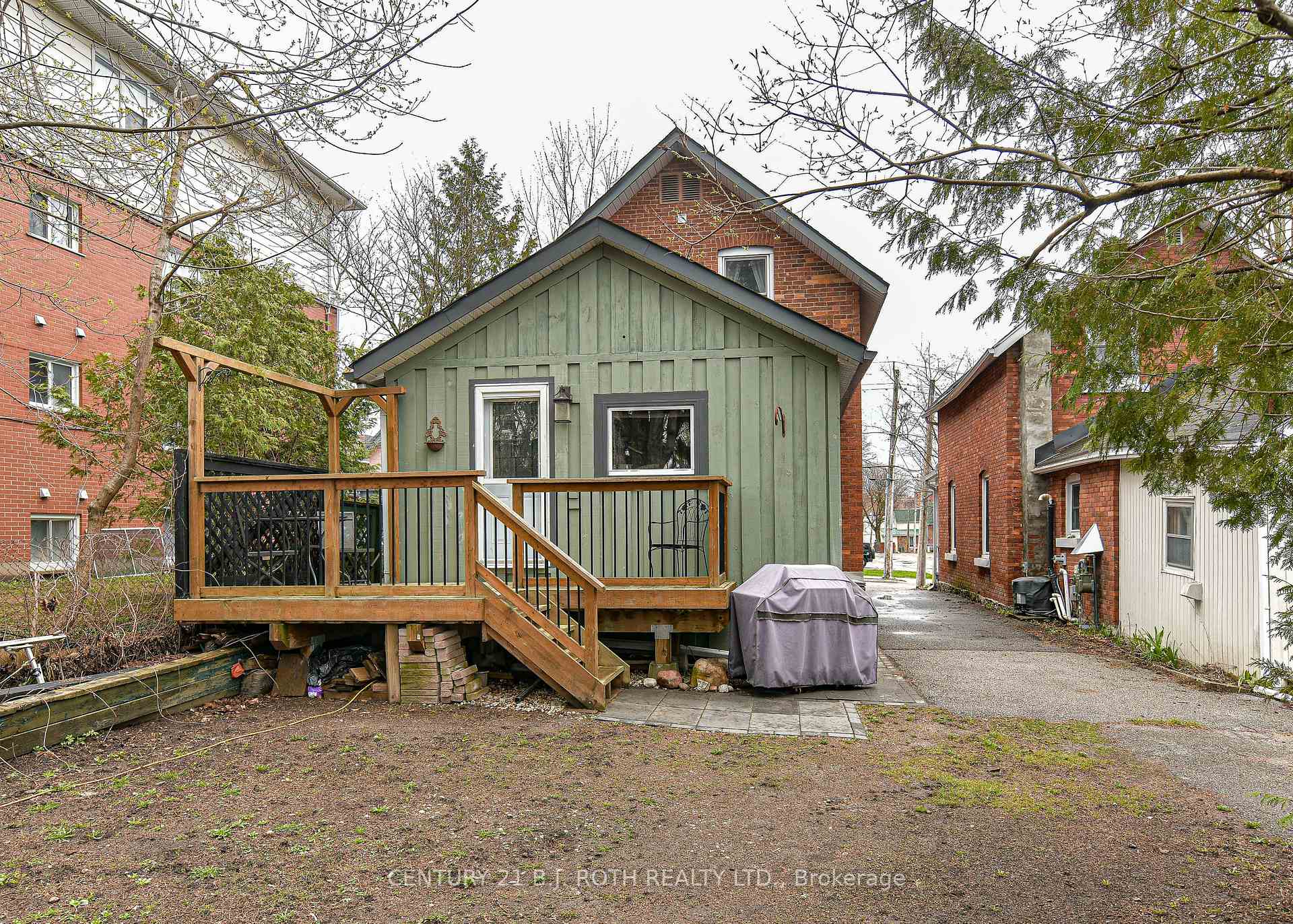 Photo 7 of 45 Albert Street N, Orillia — HOMEH