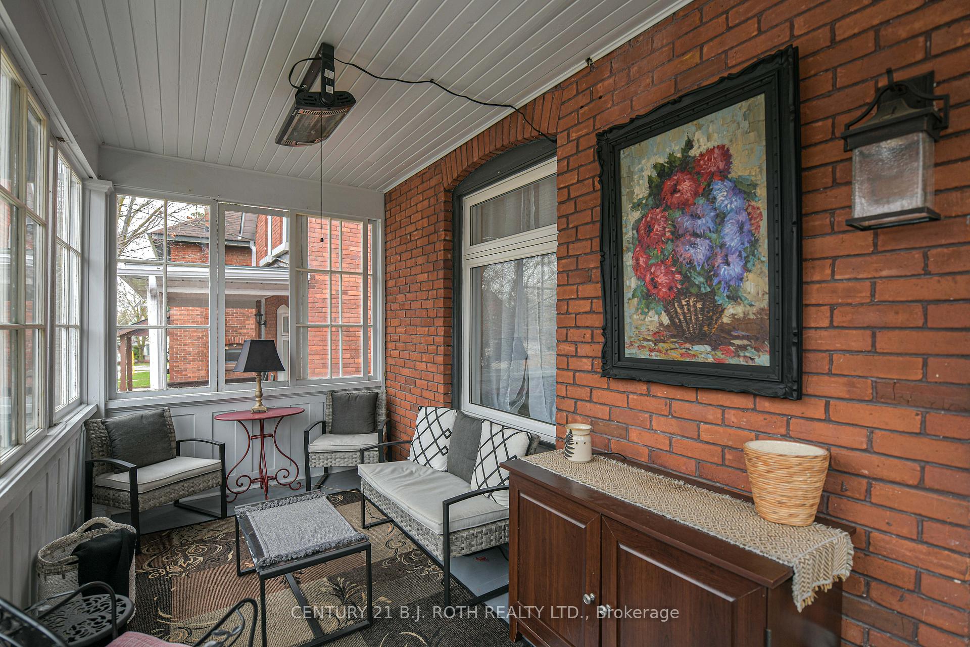 Photo 8 of 45 Albert Street N, Orillia — HOMEH