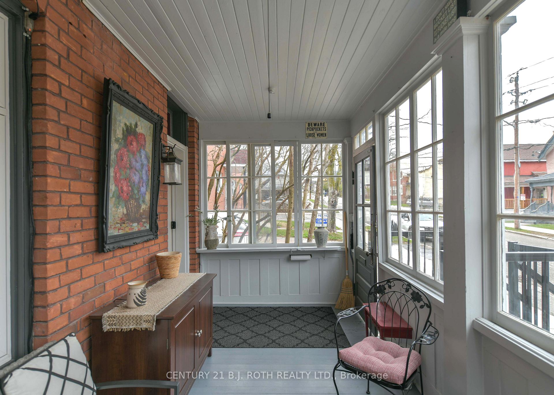 Photo 9 of 45 Albert Street N, Orillia — HOMEH