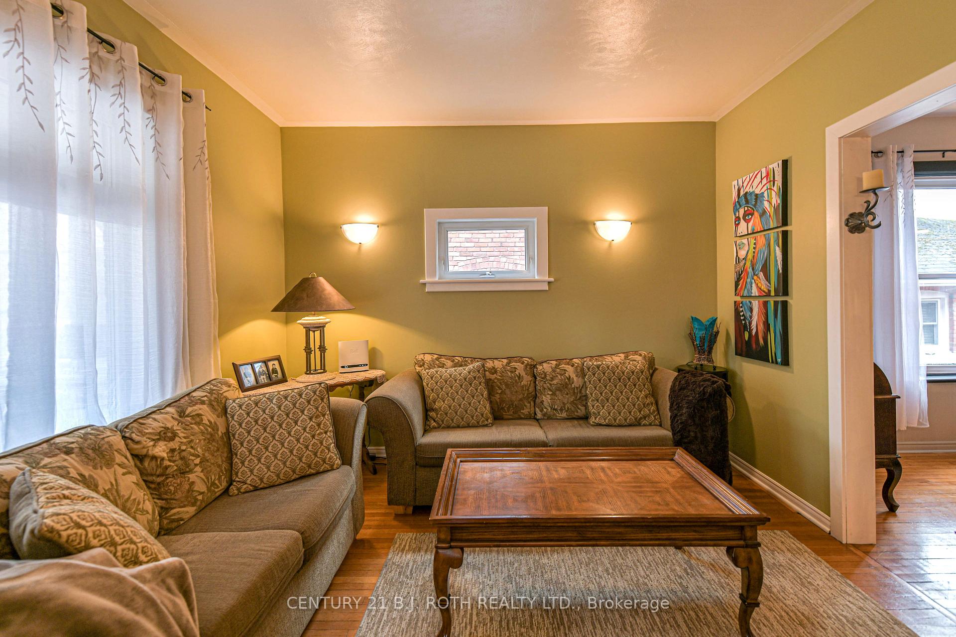 Photo 13 of 45 Albert Street N, Orillia — HOMEH