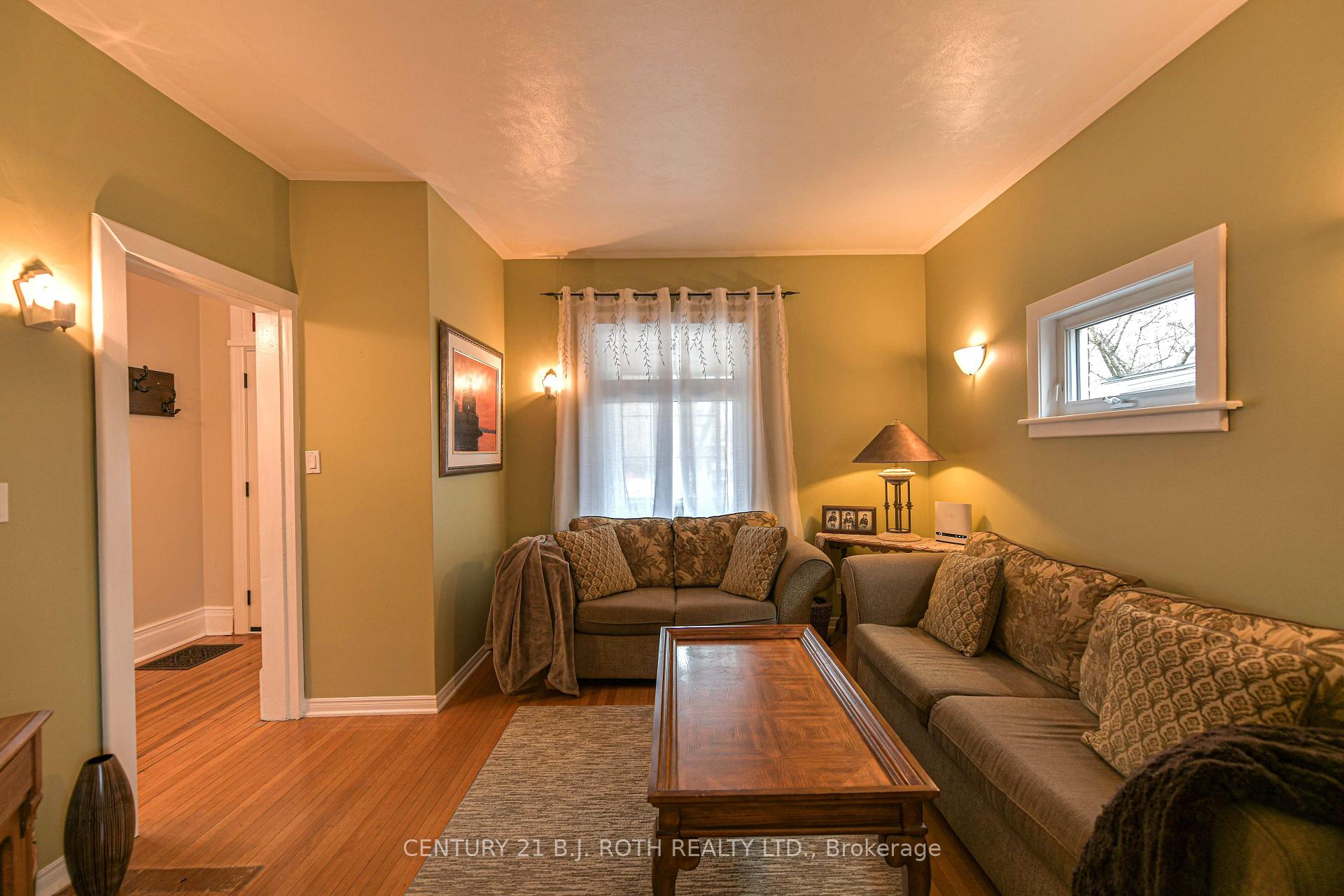 Photo 14 of 45 Albert Street N, Orillia — HOMEH