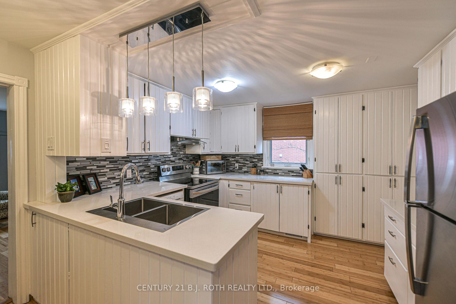 Photo 20 of 45 Albert Street N, Orillia — HOMEH