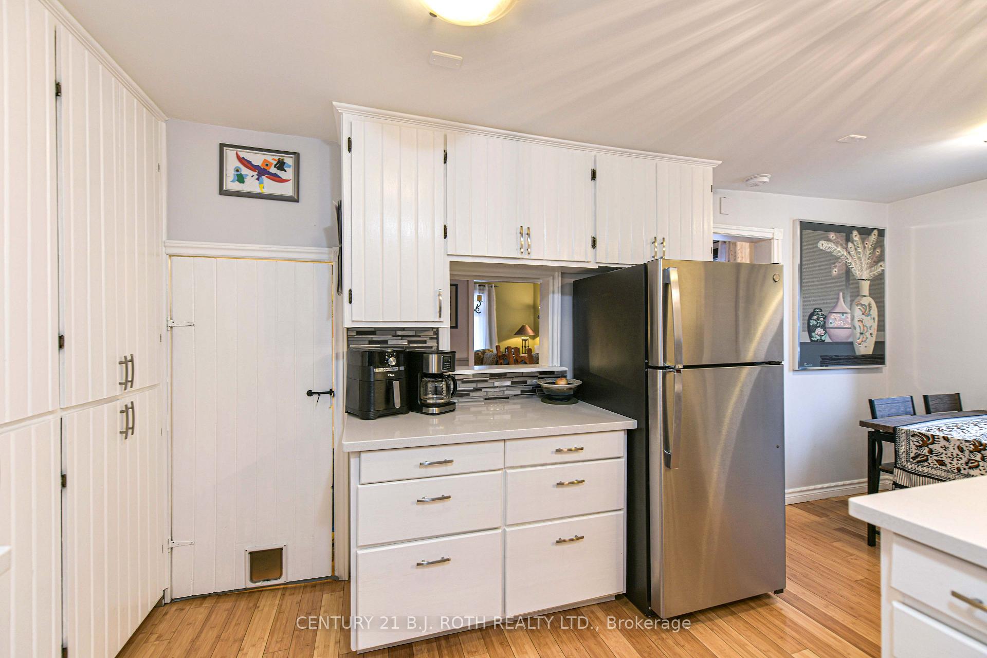 Photo 24 of 45 Albert Street N, Orillia — HOMEH