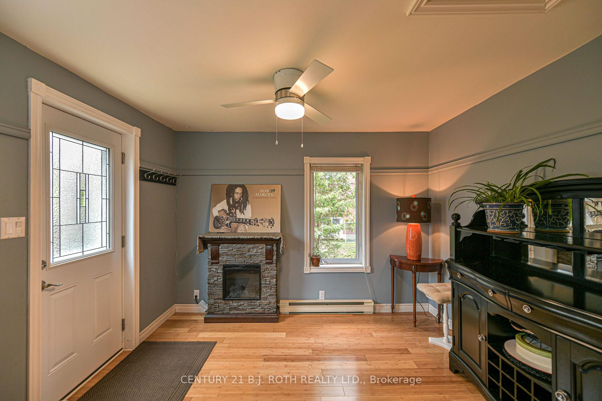 Photo 27 of 45 Albert Street N, Orillia — HOMEH