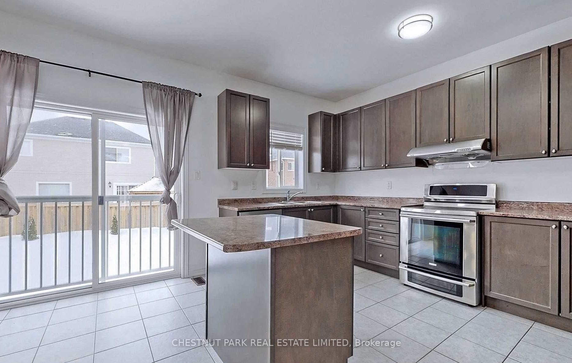 Photo 11 of 808 O'Reilly Crescent, Shelburne — HOMEH
