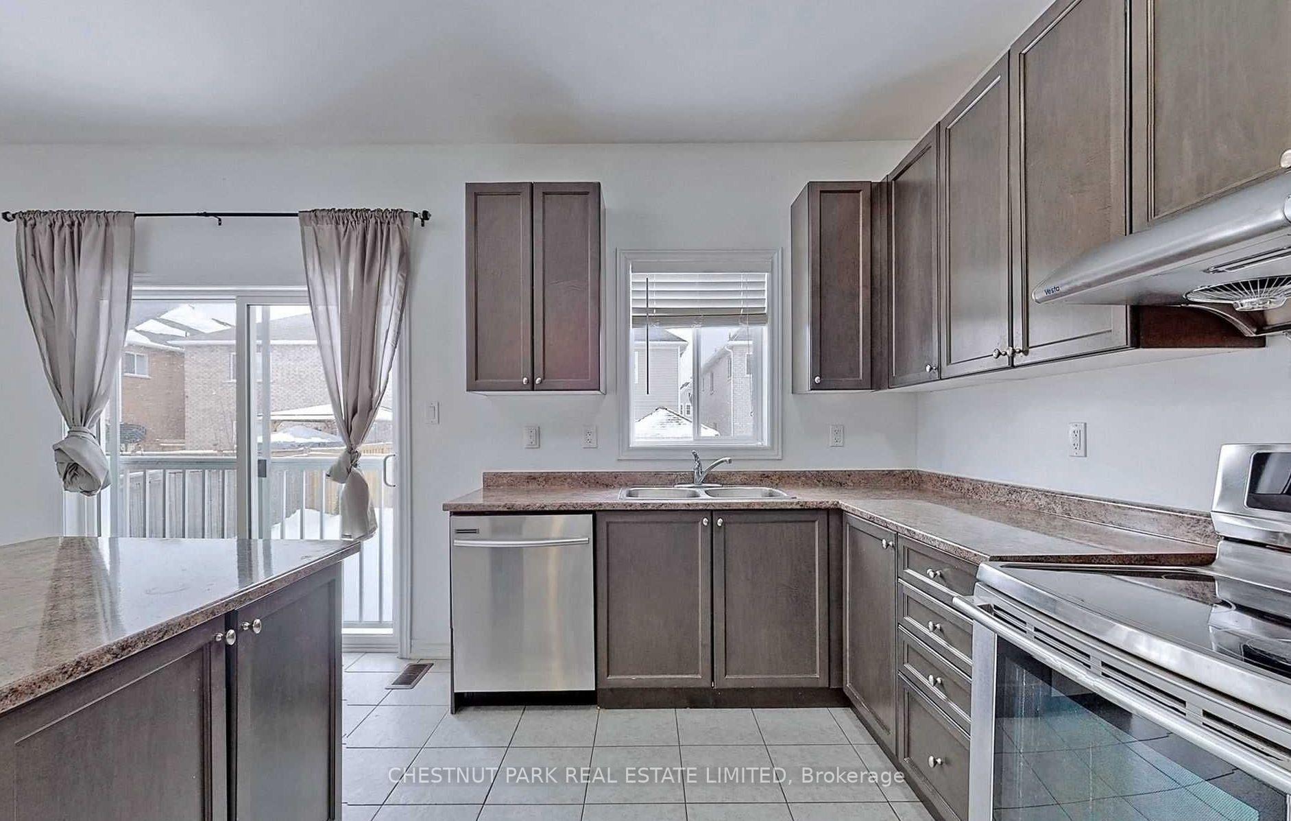 Photo 12 of 808 O'Reilly Crescent, Shelburne — HOMEH