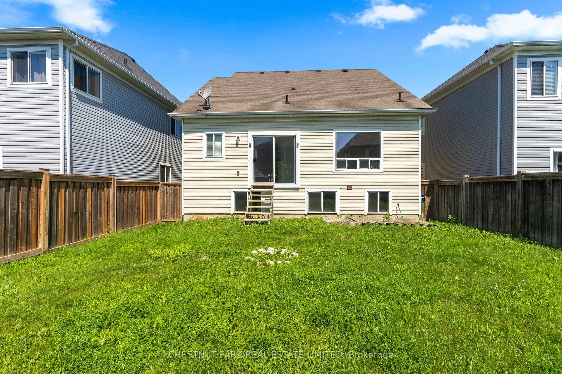 Photo 33 of 808 O'Reilly Crescent, Shelburne — HOMEH
