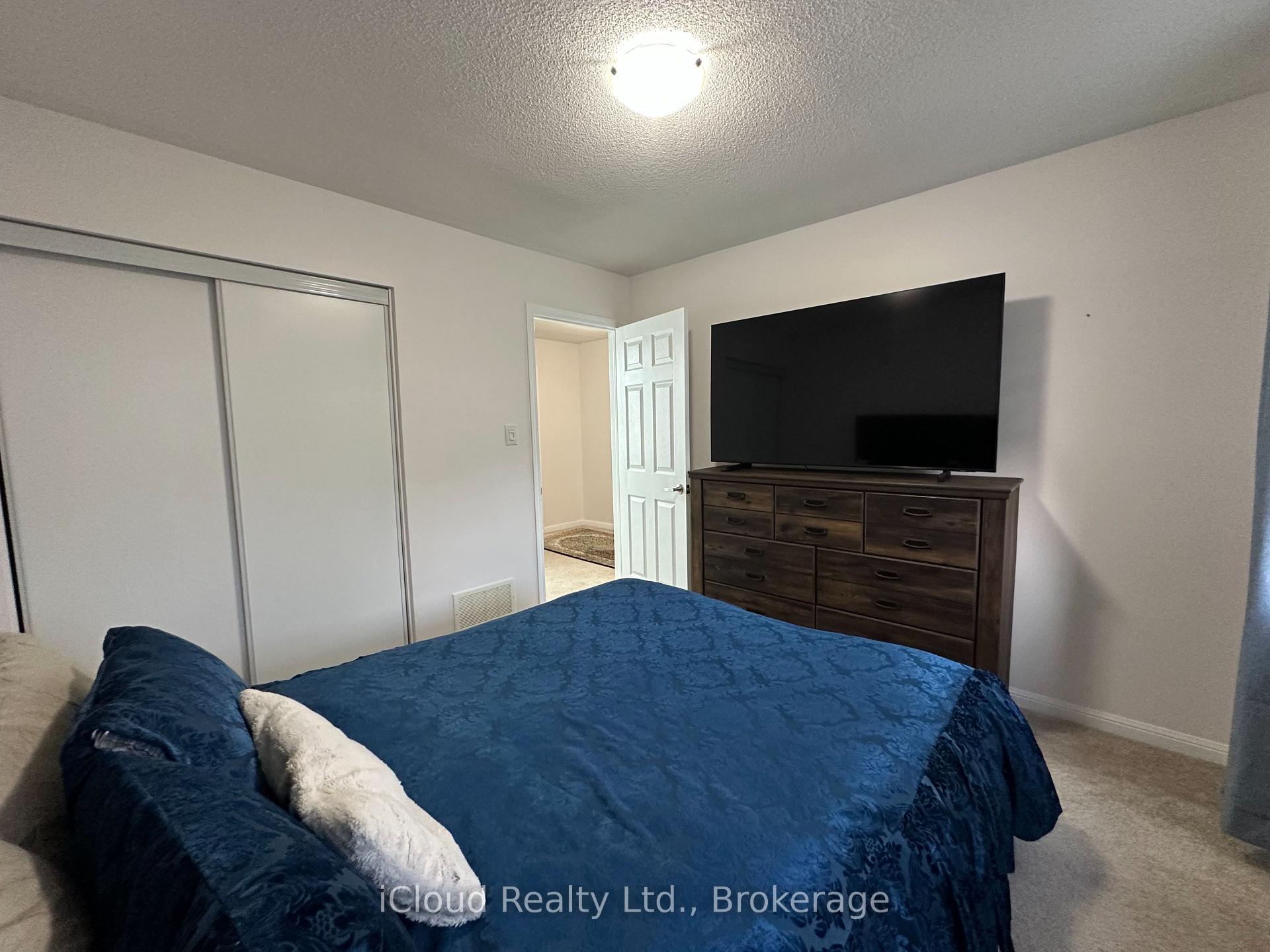 Photo 18 of 433 Jelinik Terrace, Milton, Scott — HOMEH