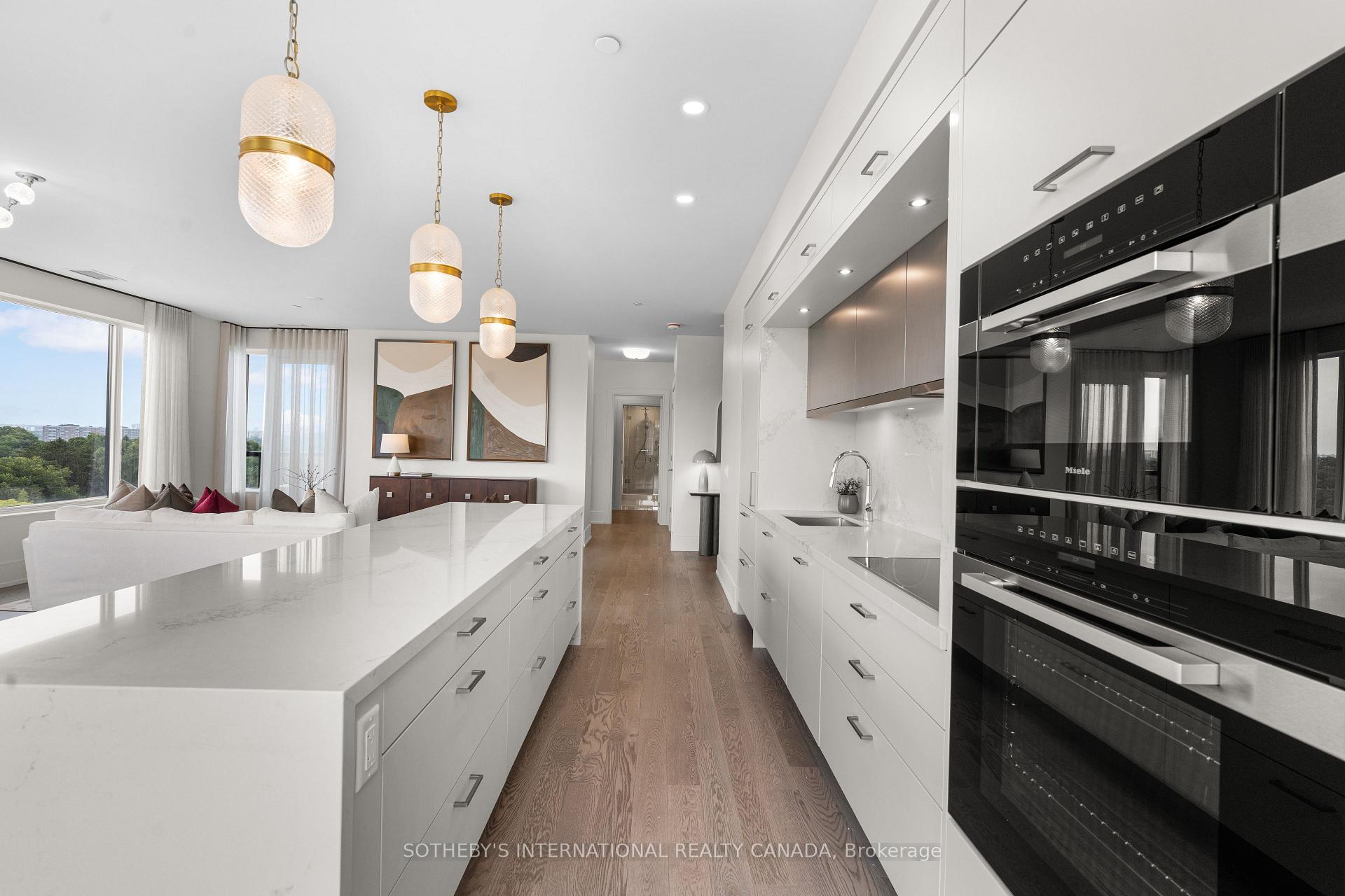 Photo 11 of 259 The Kingsway, Etobicoke, Edenbridge-Humber Valley — HOMEH