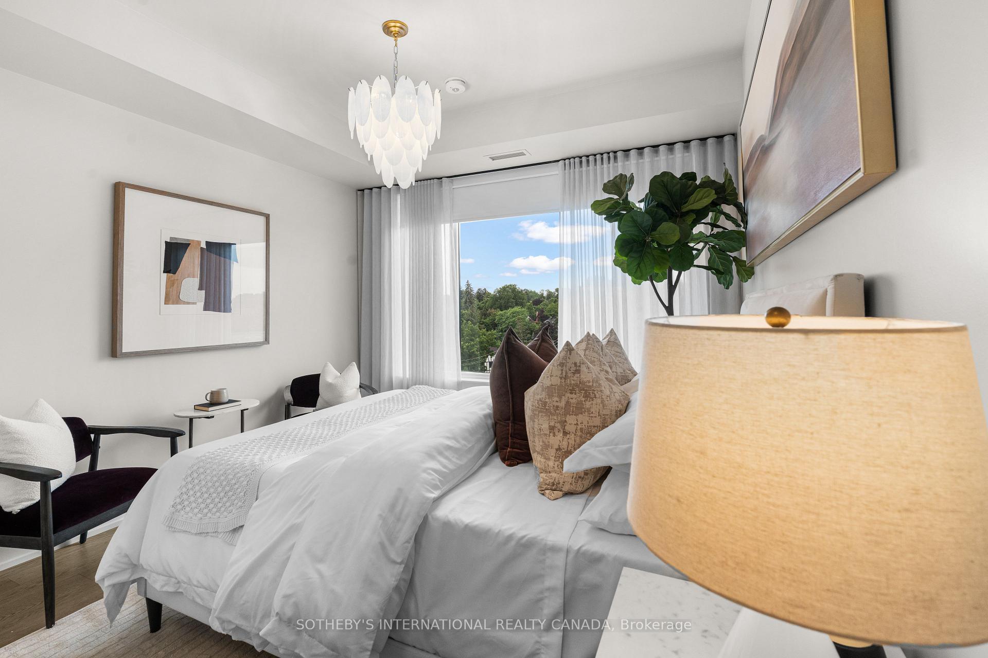 Photo 21 of 259 The Kingsway, Etobicoke, Edenbridge-Humber Valley — HOMEH