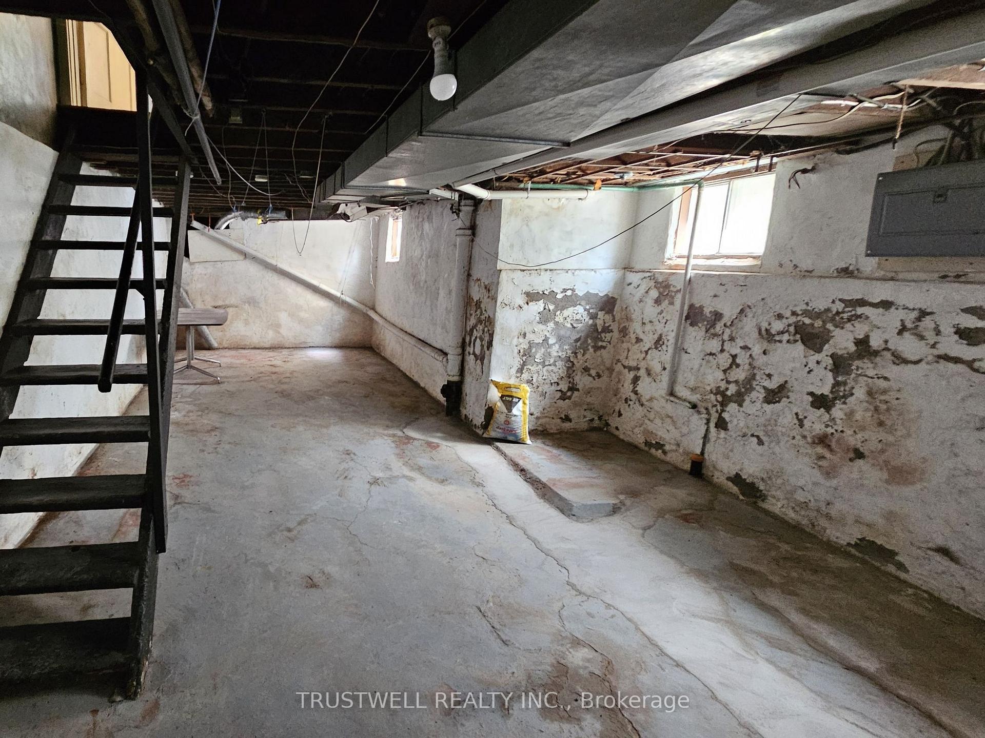 Photo 11 of 173 Hamilton Street, Toronto, South Riverdale — HOMEH