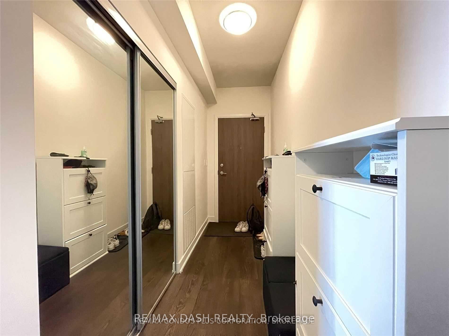 Photo 2 of Unit 902W, 27 Bathurst Street, Toronto, Waterfront Communities — HOMEH
