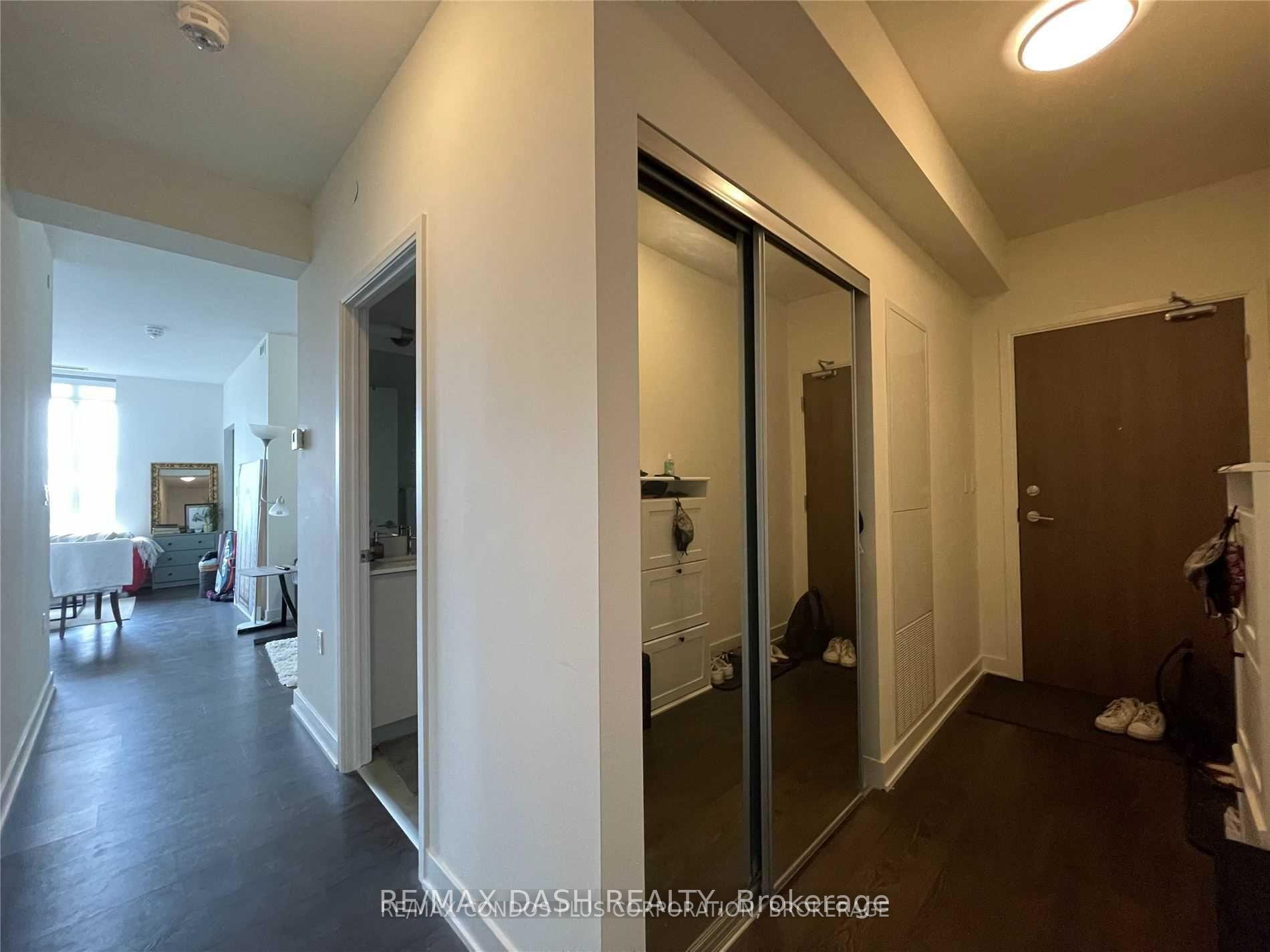 Photo 5 of Unit 902W, 27 Bathurst Street, Toronto, Waterfront Communities — HOMEH