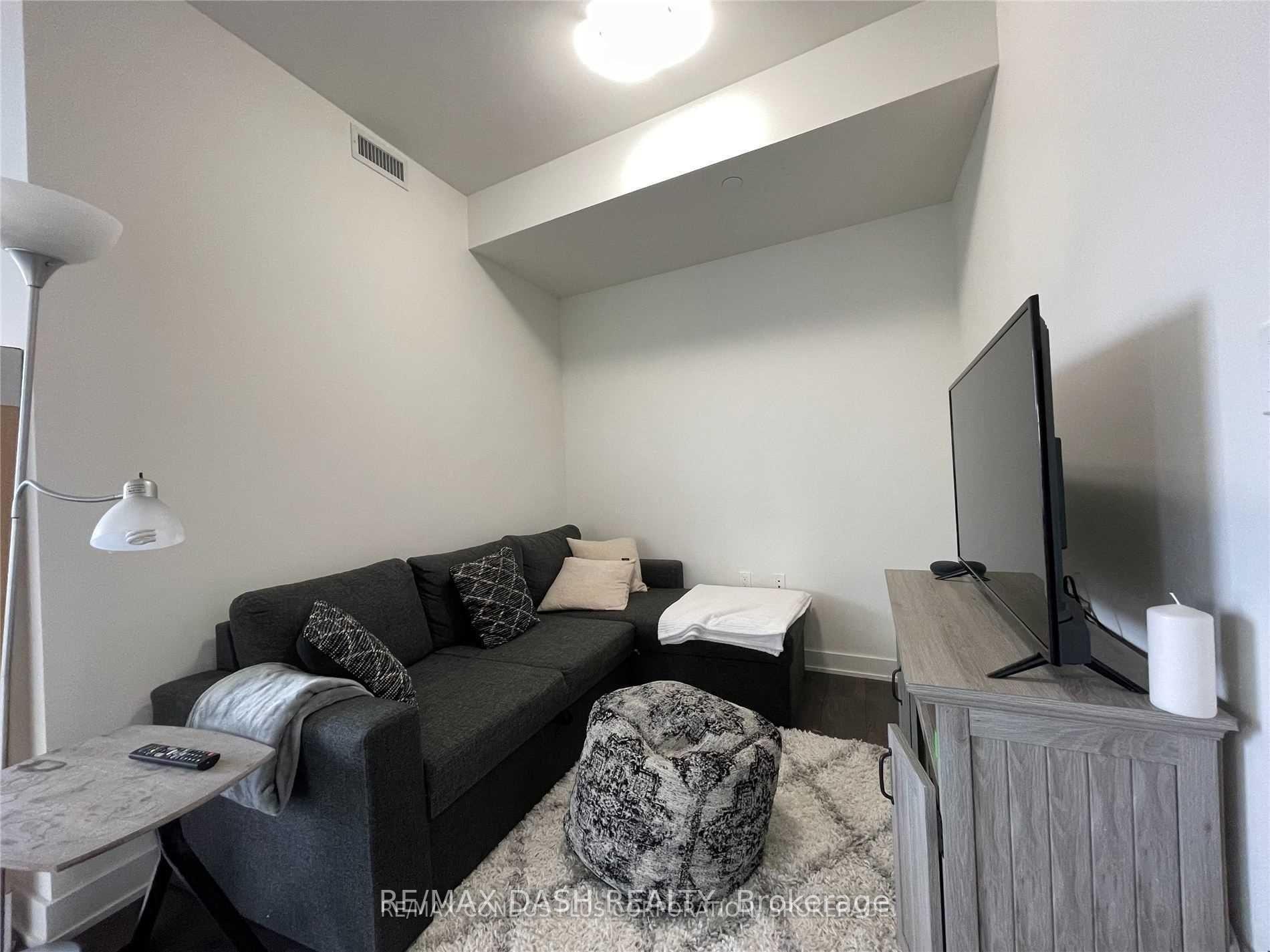 Photo 7 of Unit 902W, 27 Bathurst Street, Toronto, Waterfront Communities — HOMEH